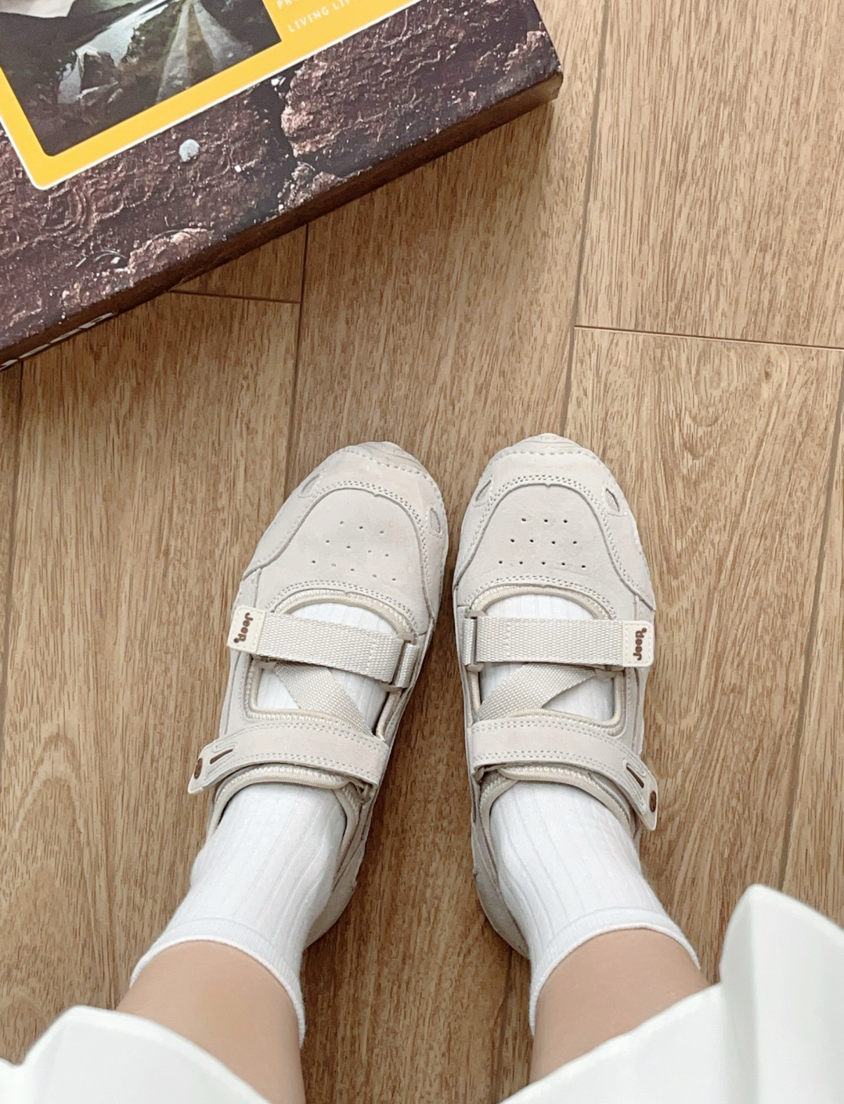 JEEP 戶外涼鞋 包頭涼鞋 瑪莉珍鞋 淺灰色 米白色 麂皮 戶外風 機能 女款/預購