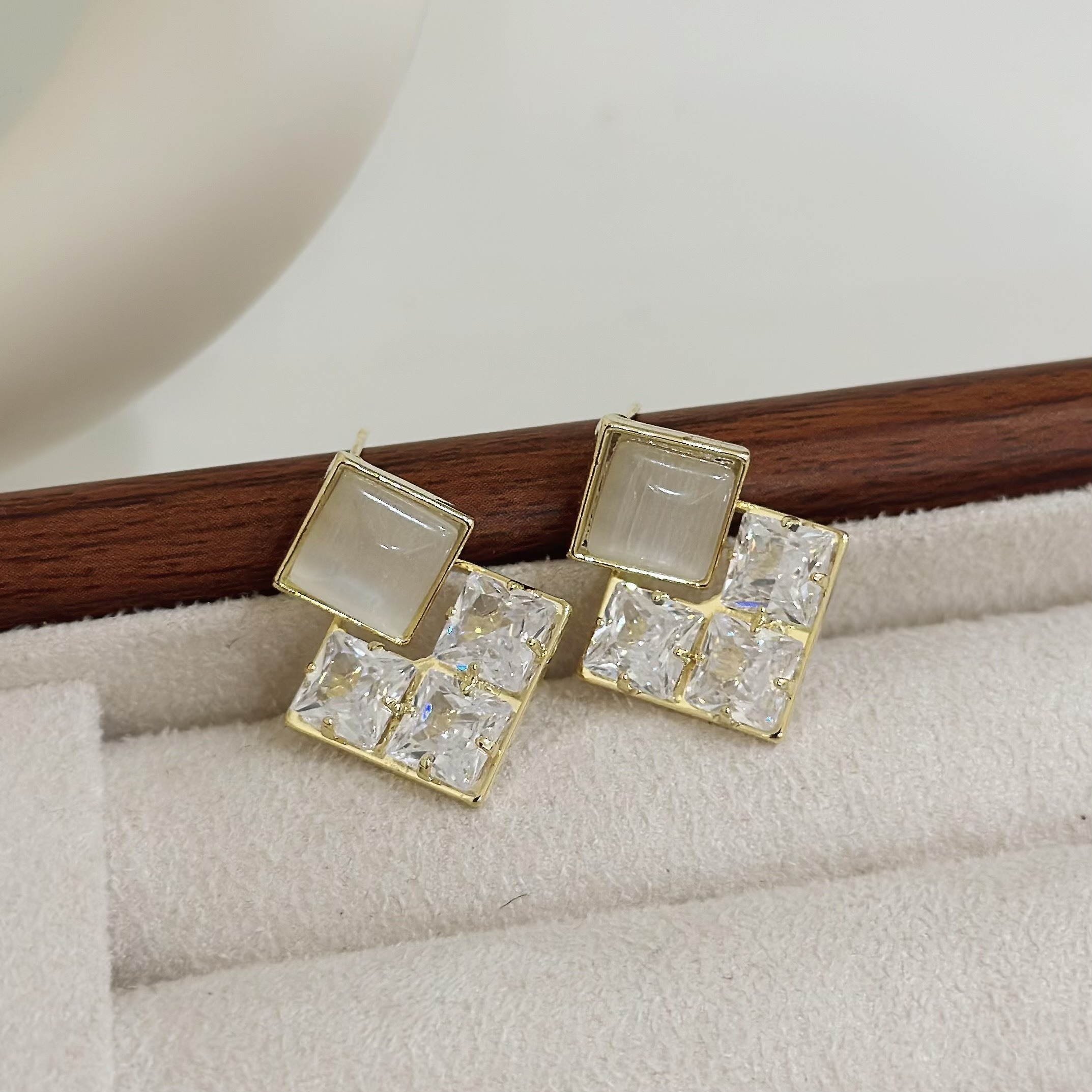 B449貓眼鋯石方塊耳針