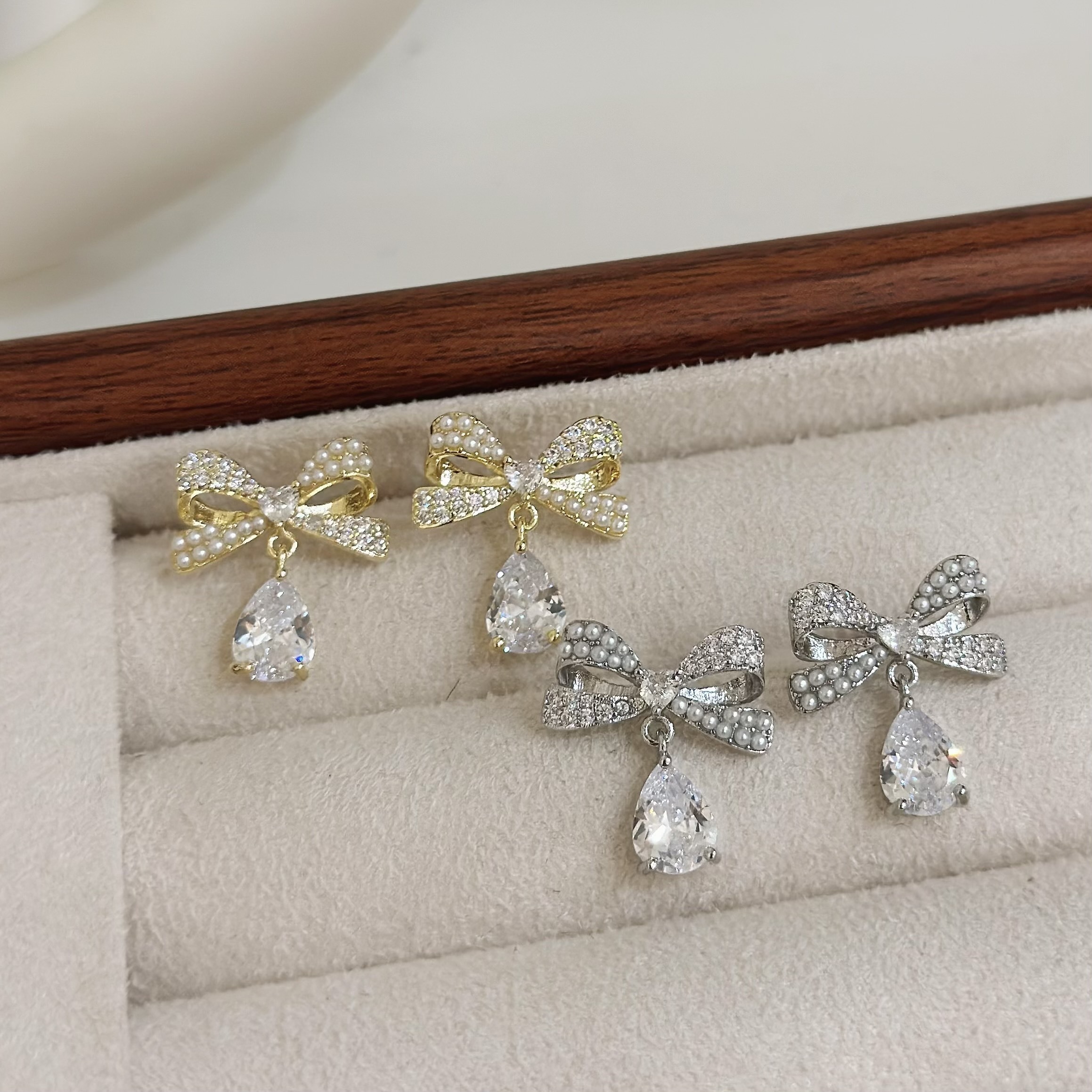 B465珍珠排鑽蝴蝶結水滴垂吊