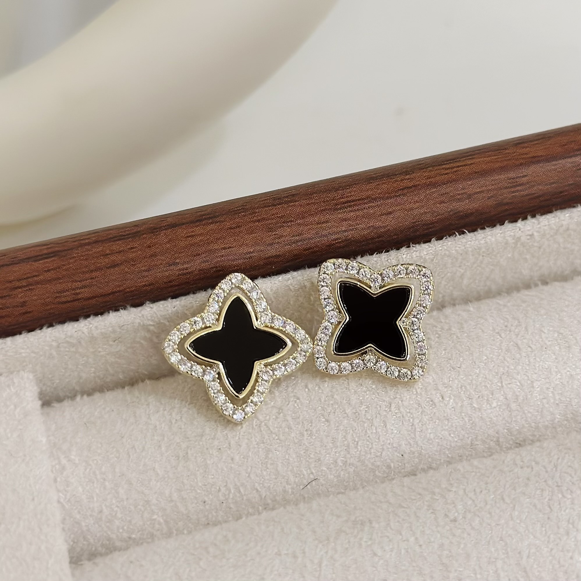 B474排鑽貝殼四葉草耳針