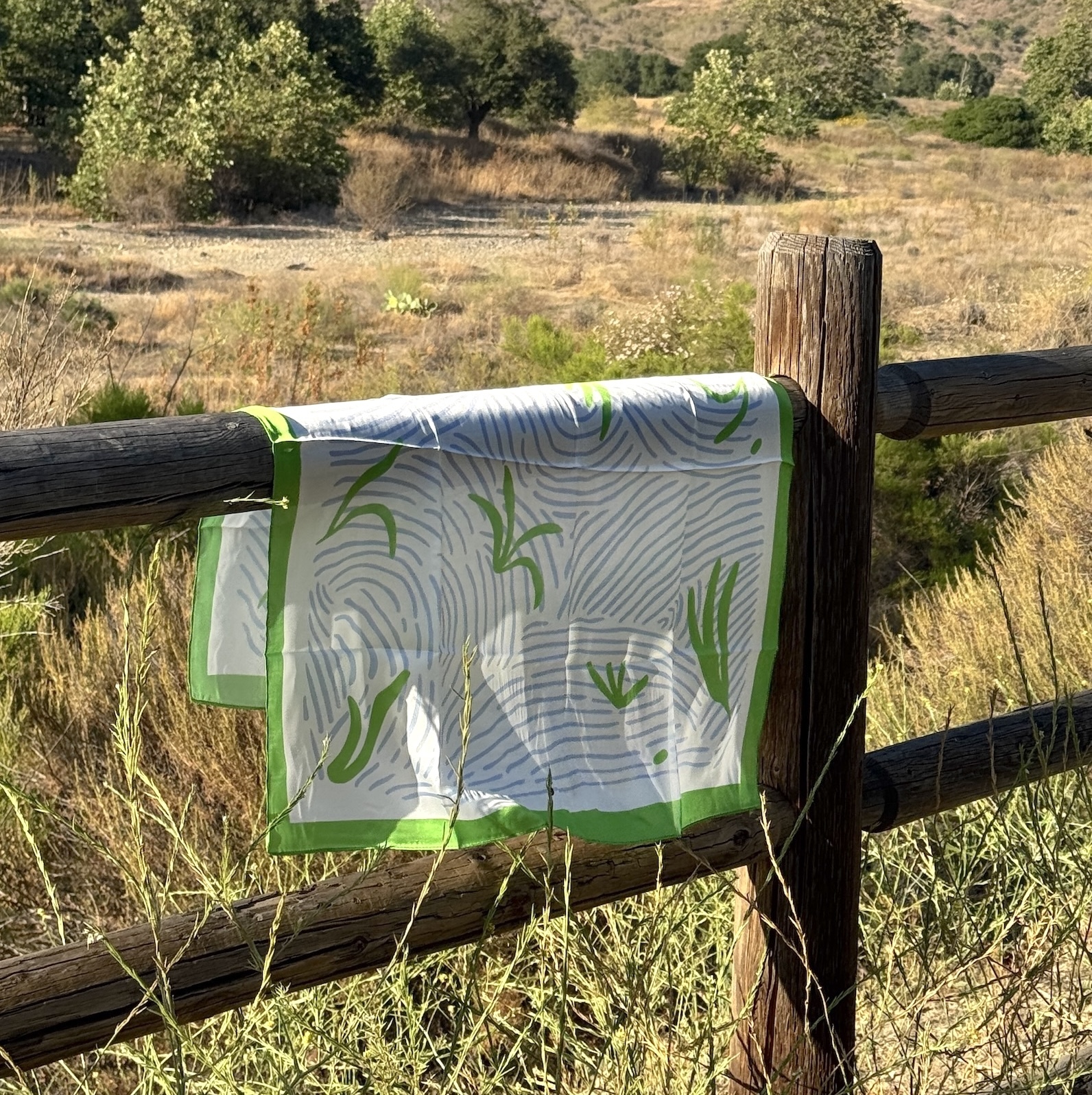 夏日草綠絲質條紋方巾🌱