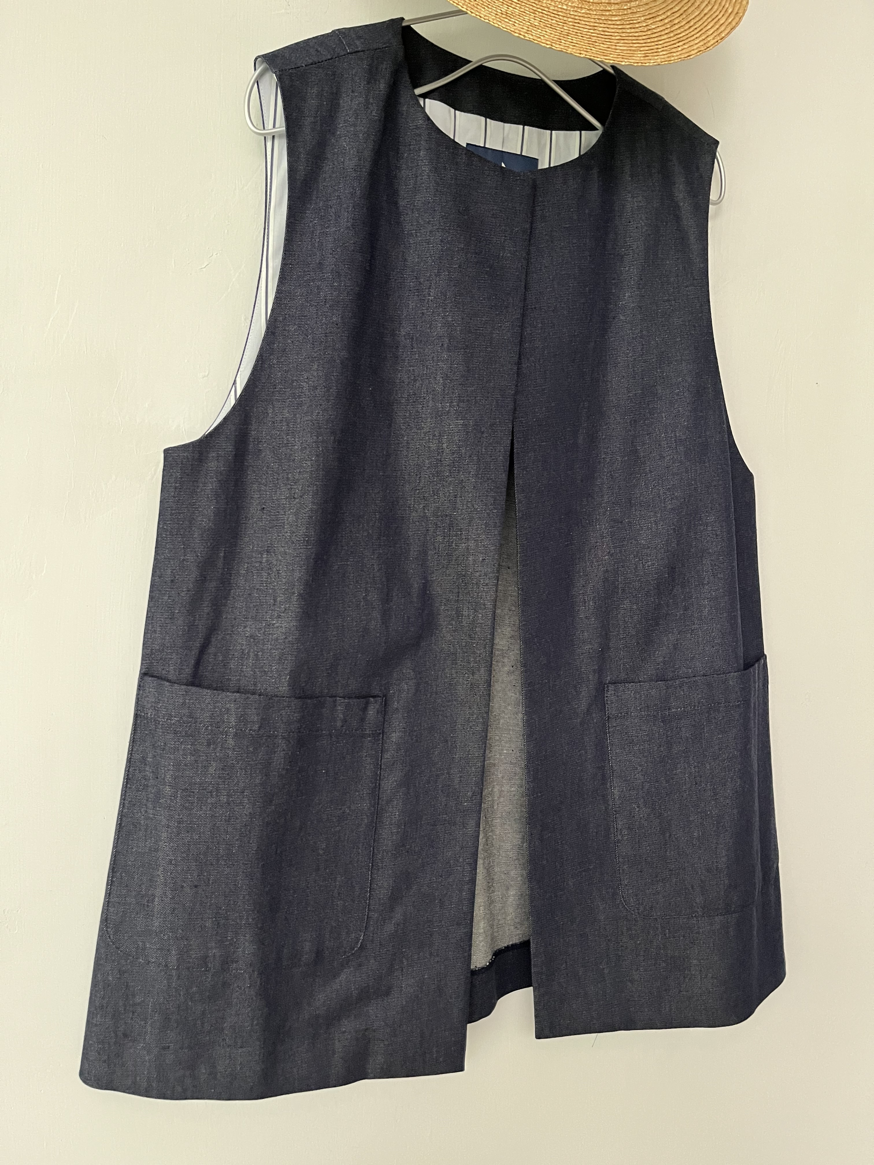 日本製藍色牛仔薄料背心外套