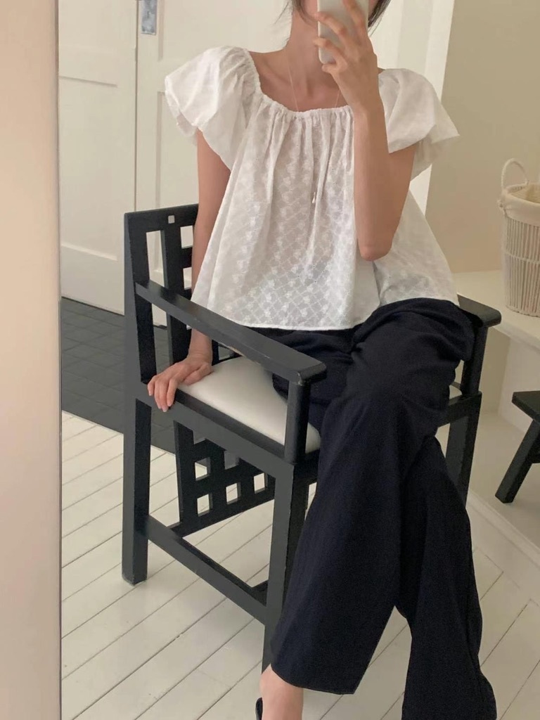 K42 蓬蓬袖上衣 (米/白)