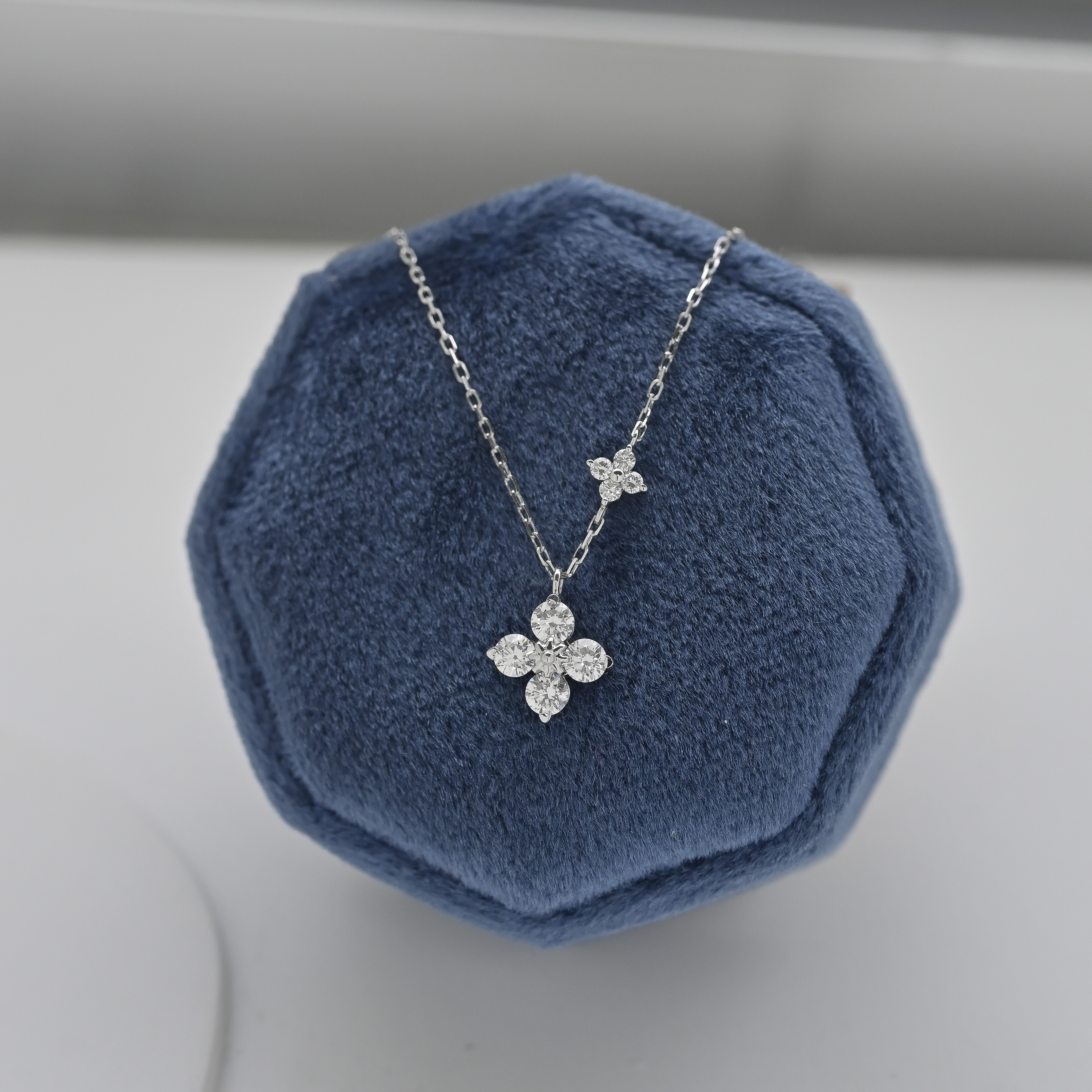 18k 4-Leaf Cover Diamond necklace