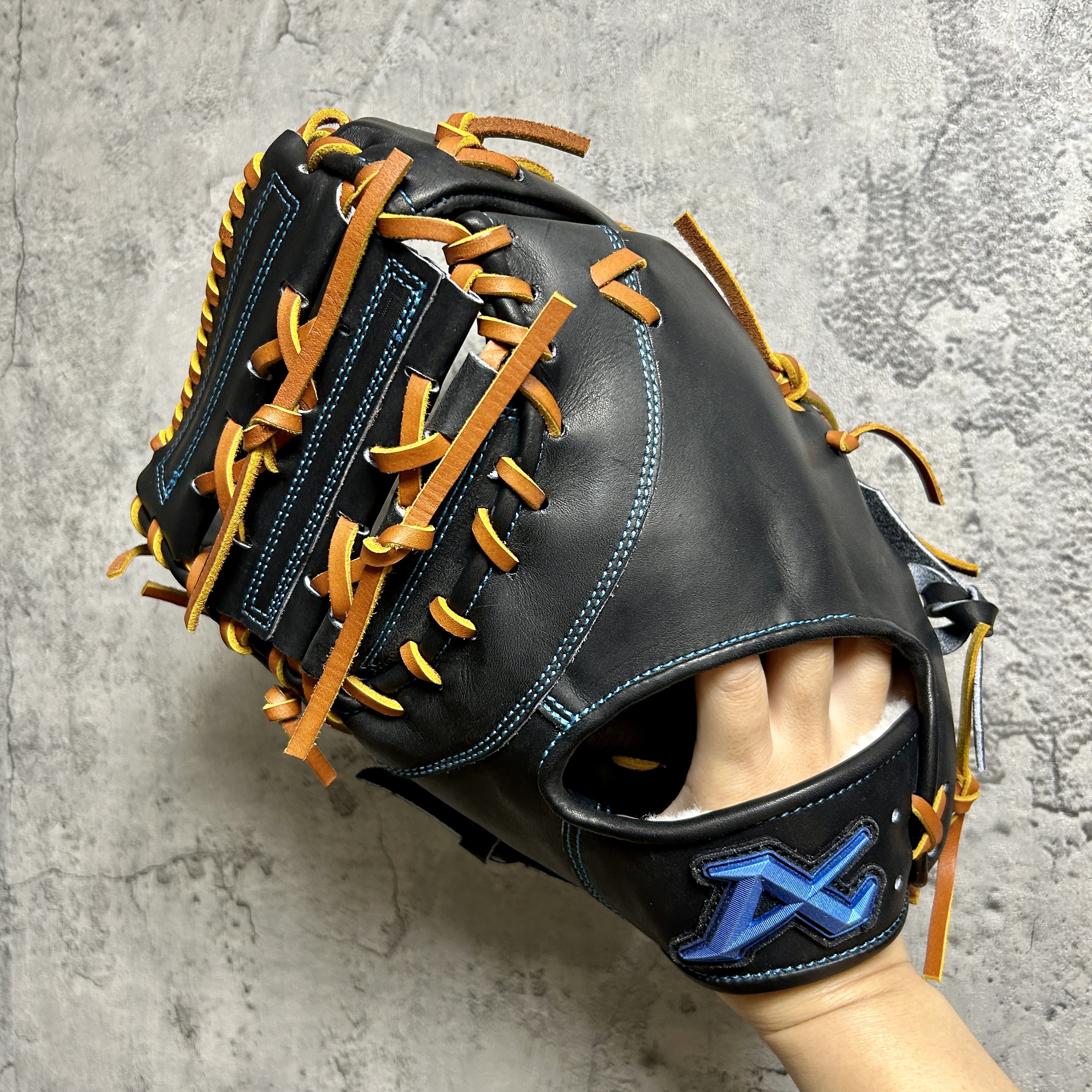 約12.8吋 ATOMS 北海道和牛革 硬式 一壘手 AGL-NE003