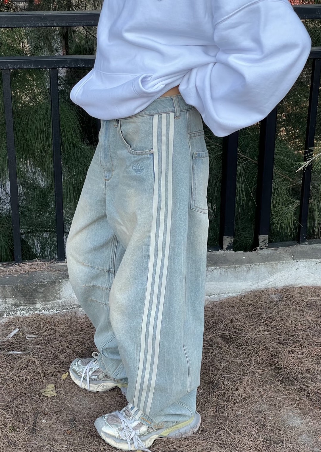 ADIDAS 水洗牛仔彎刀褲