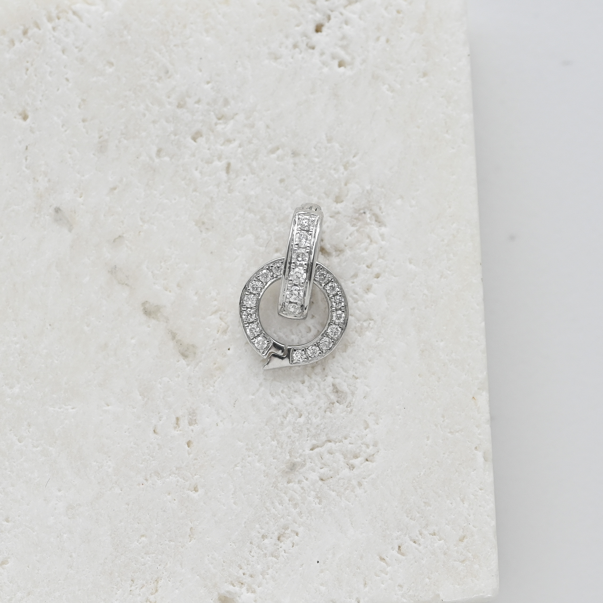 18K MANY WAY Diamond Pendant