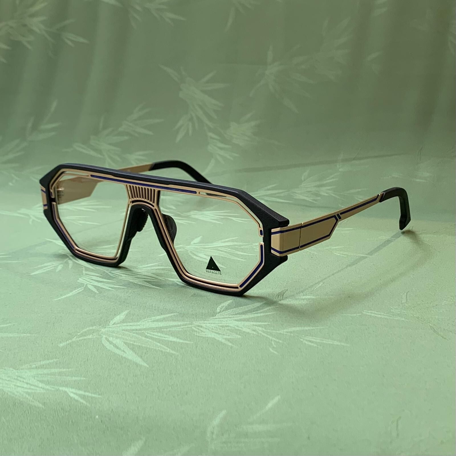 PARASITE PARTICULE 1 C92