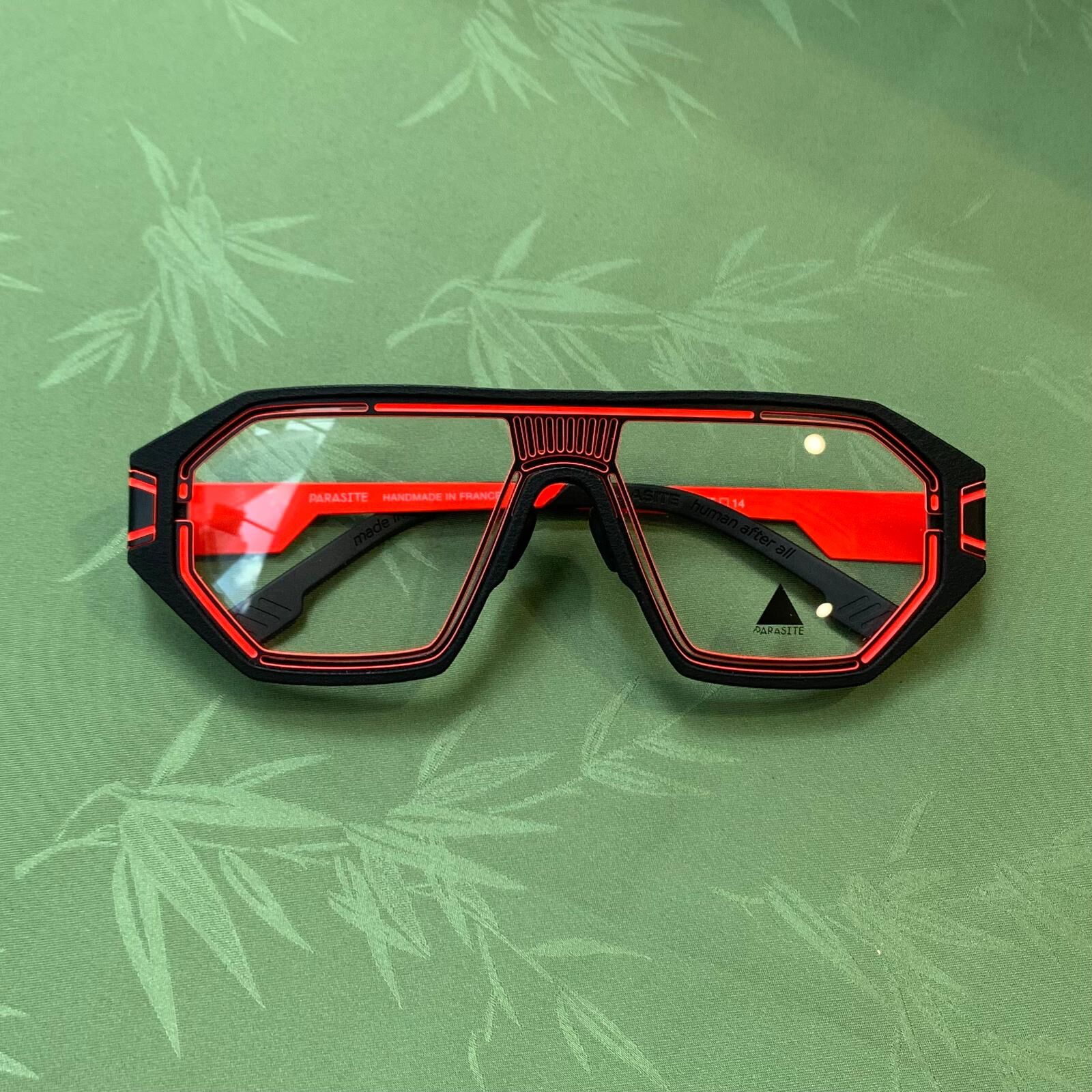 PARASITE PARTICULE 1 C62