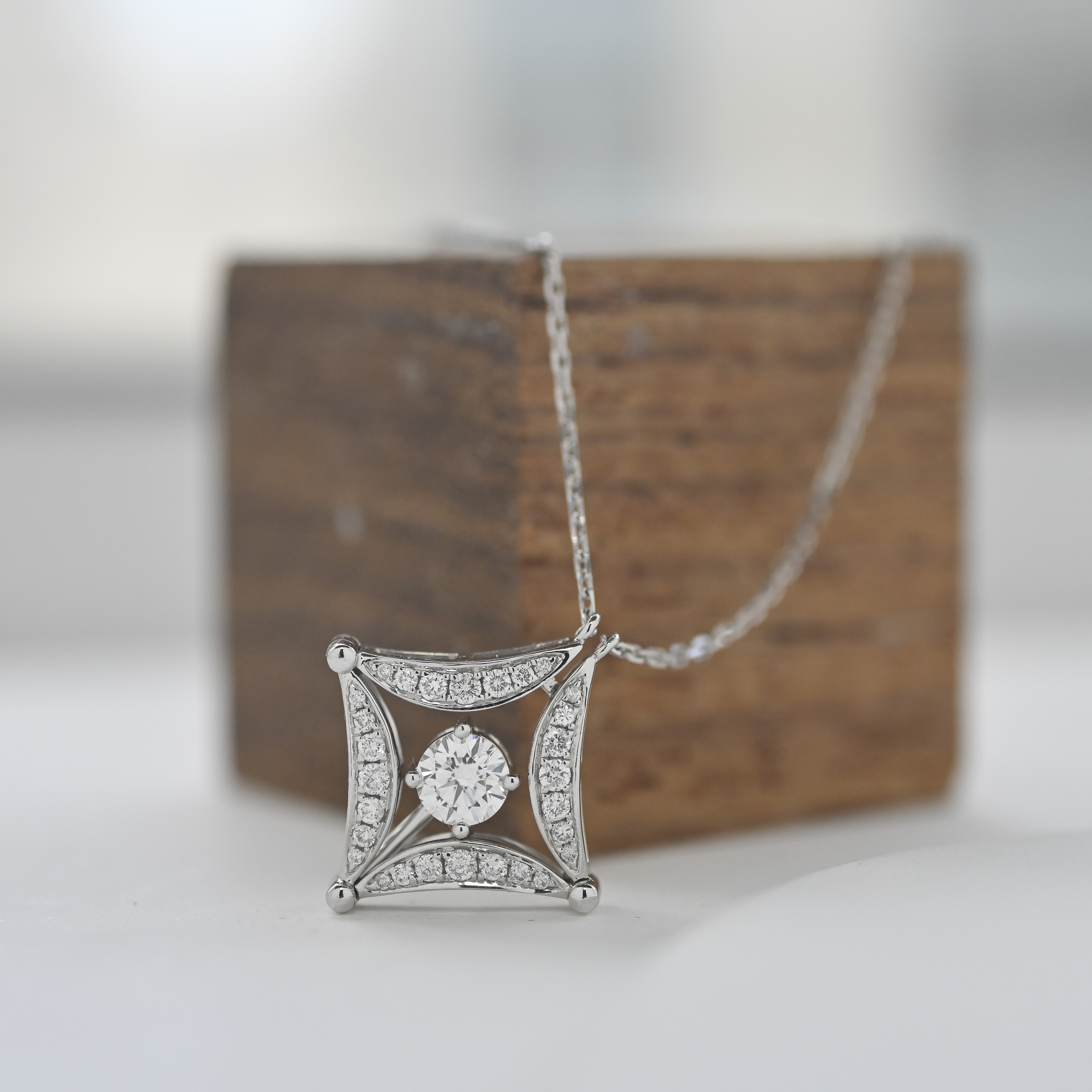 18K Rose Window Diamond Necklace (With GIA)