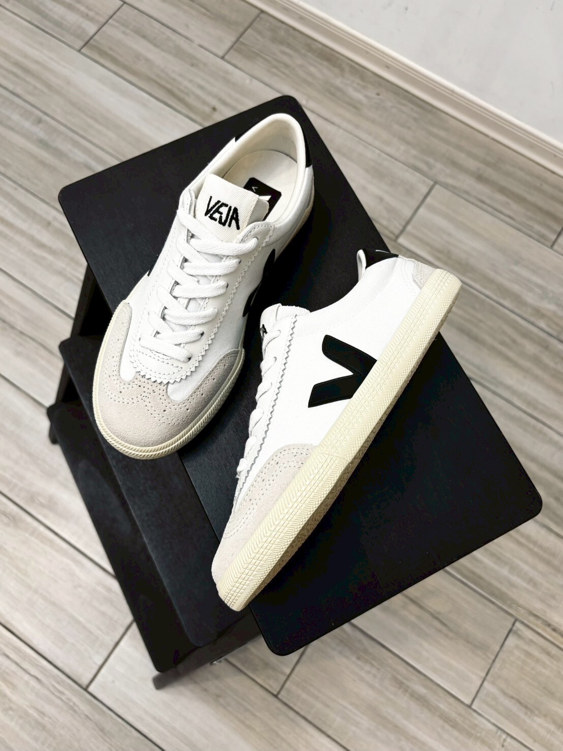 【現貨】VEJA VOLLEY CANVAS 復古T頭帆布鞋 黑白 VO0103524