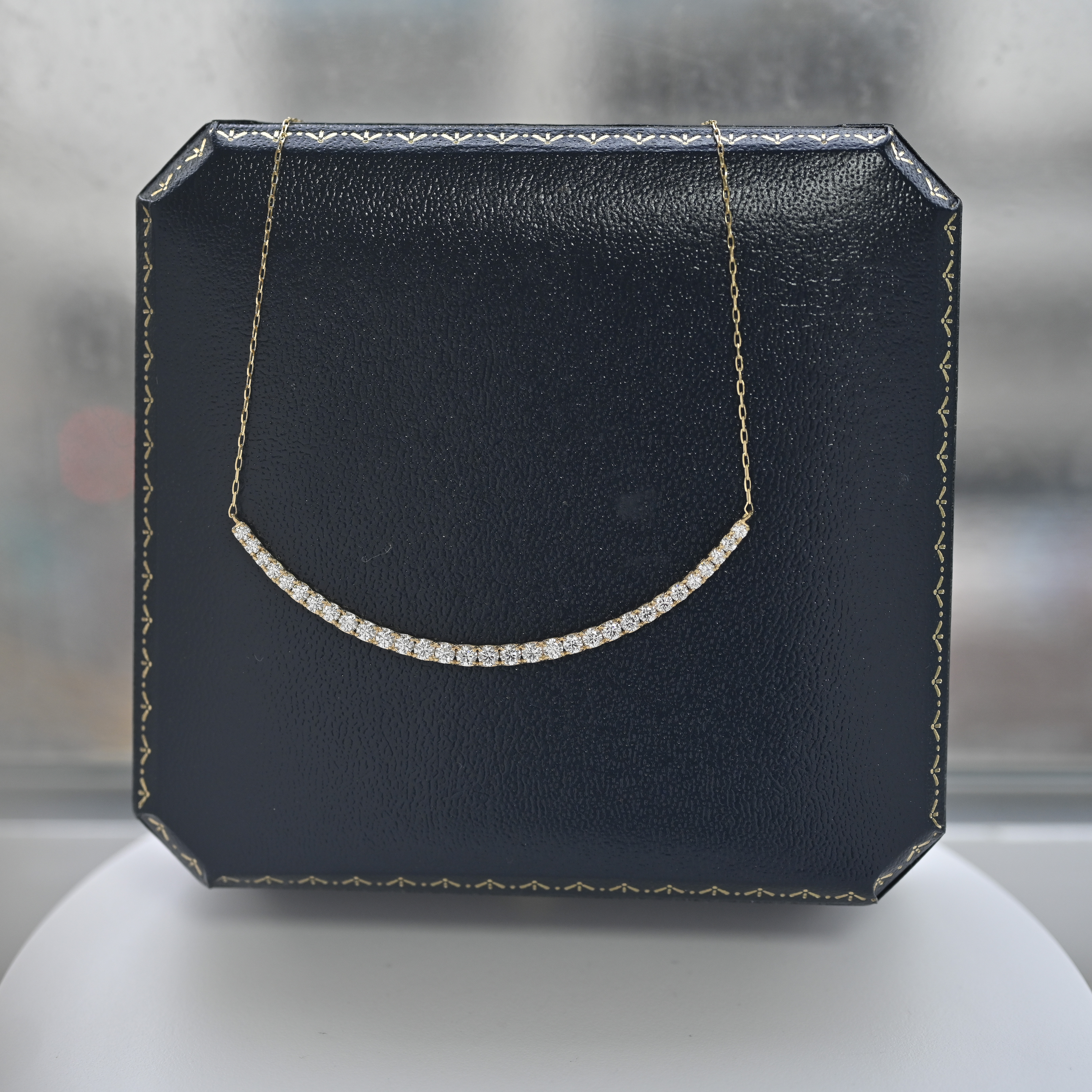 18K Huge Smile Diamond Necklace