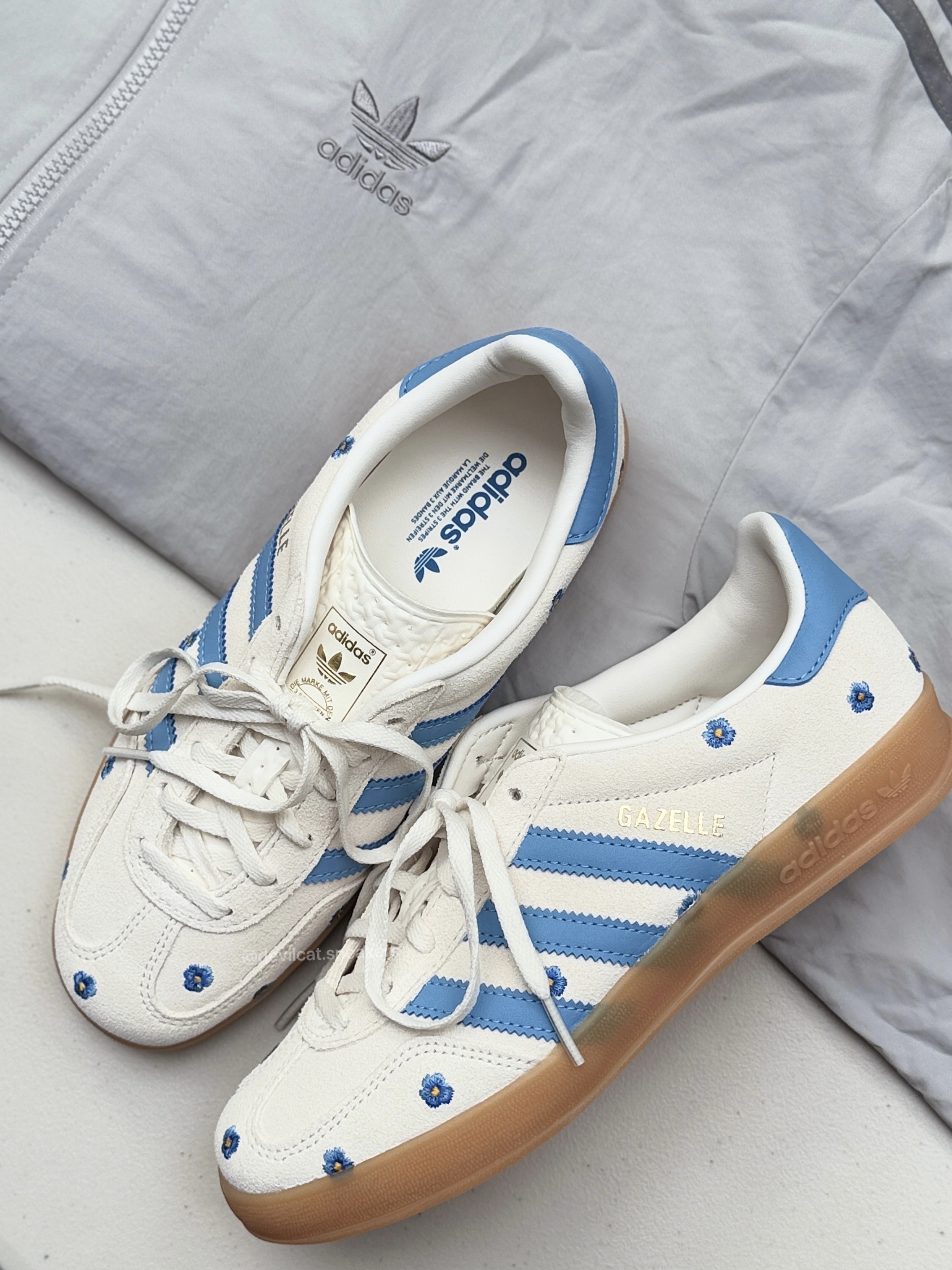 ADIDAS Gazelle Indoor W米白藍小花復古 德訓鞋 女鞋 IF4491