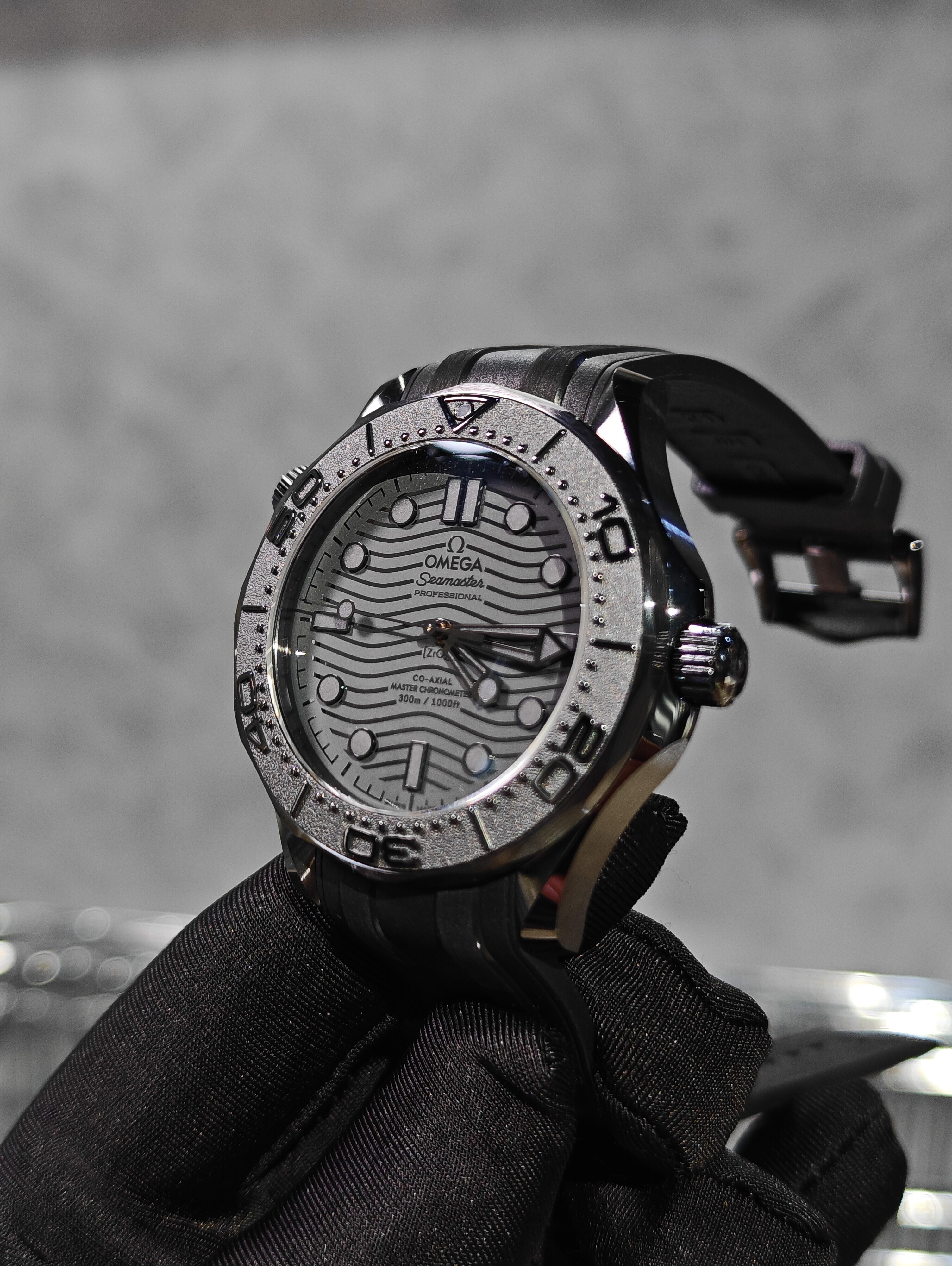 全新歐米茄海馬系列210.92.44.20.01.003 21092442001003 潛水300米 BLACK BLACK 黑色陶瓷CO‑AXIAL MASTER CHRONOMETER 43 毫米腕表