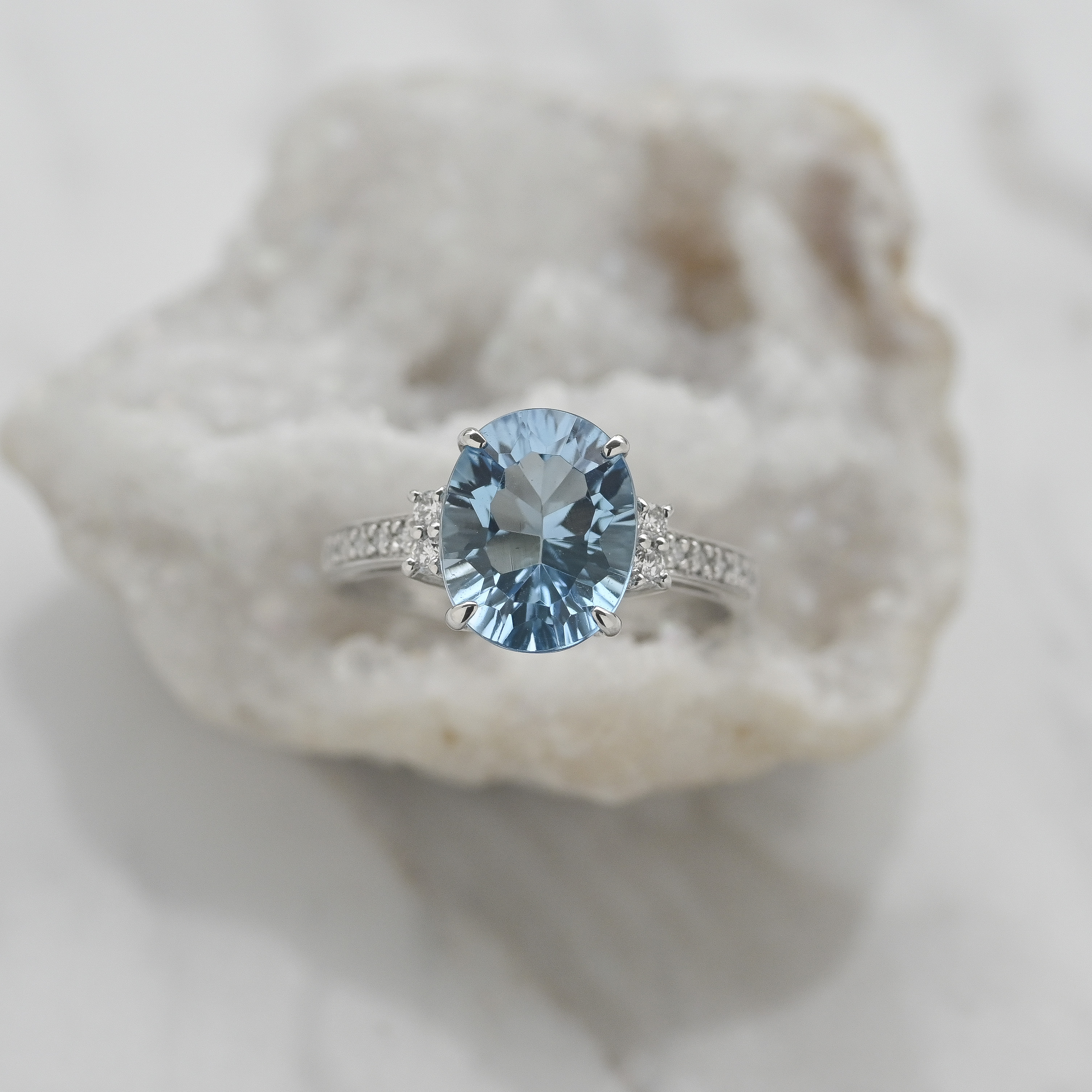 PT900 3.15ct Blue Topaz Diamond Ring