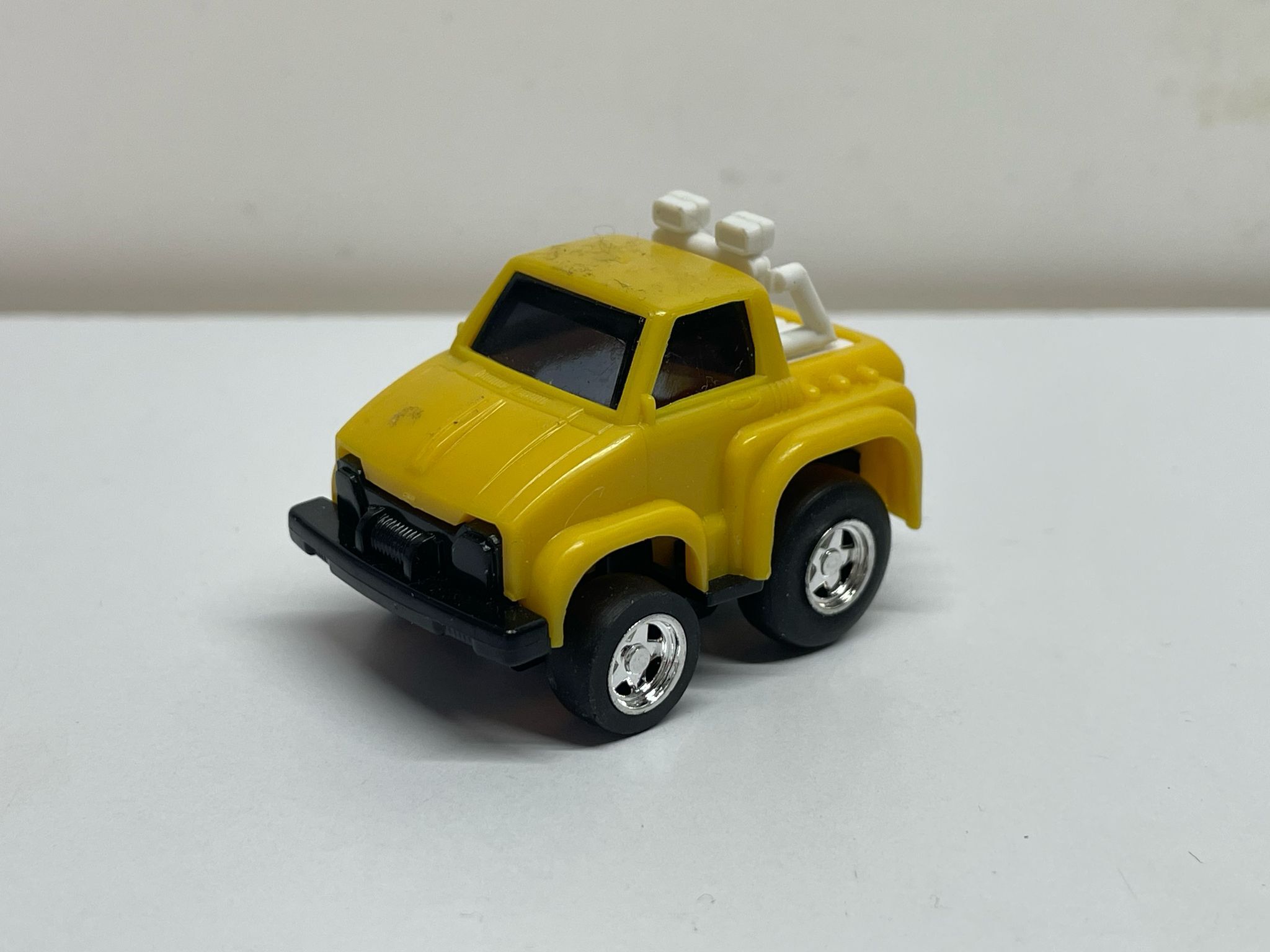 CHORO Q TOYOTA HILUX YELLOW (MADE IN JAPAN)