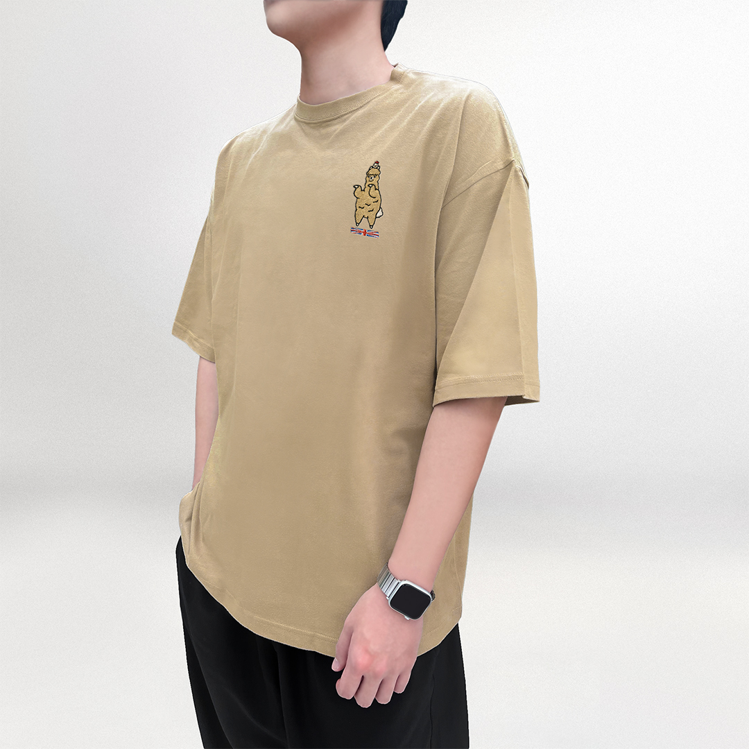 Embroidery-啾啾駝 刺繡  寬版落肩  短T