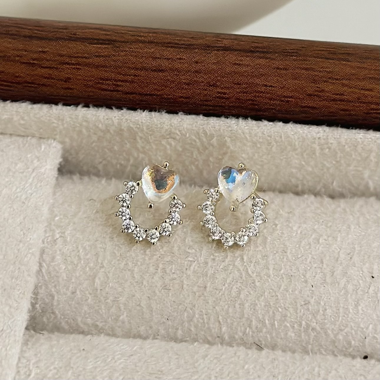 B487水晶愛心排鑽圈小耳針