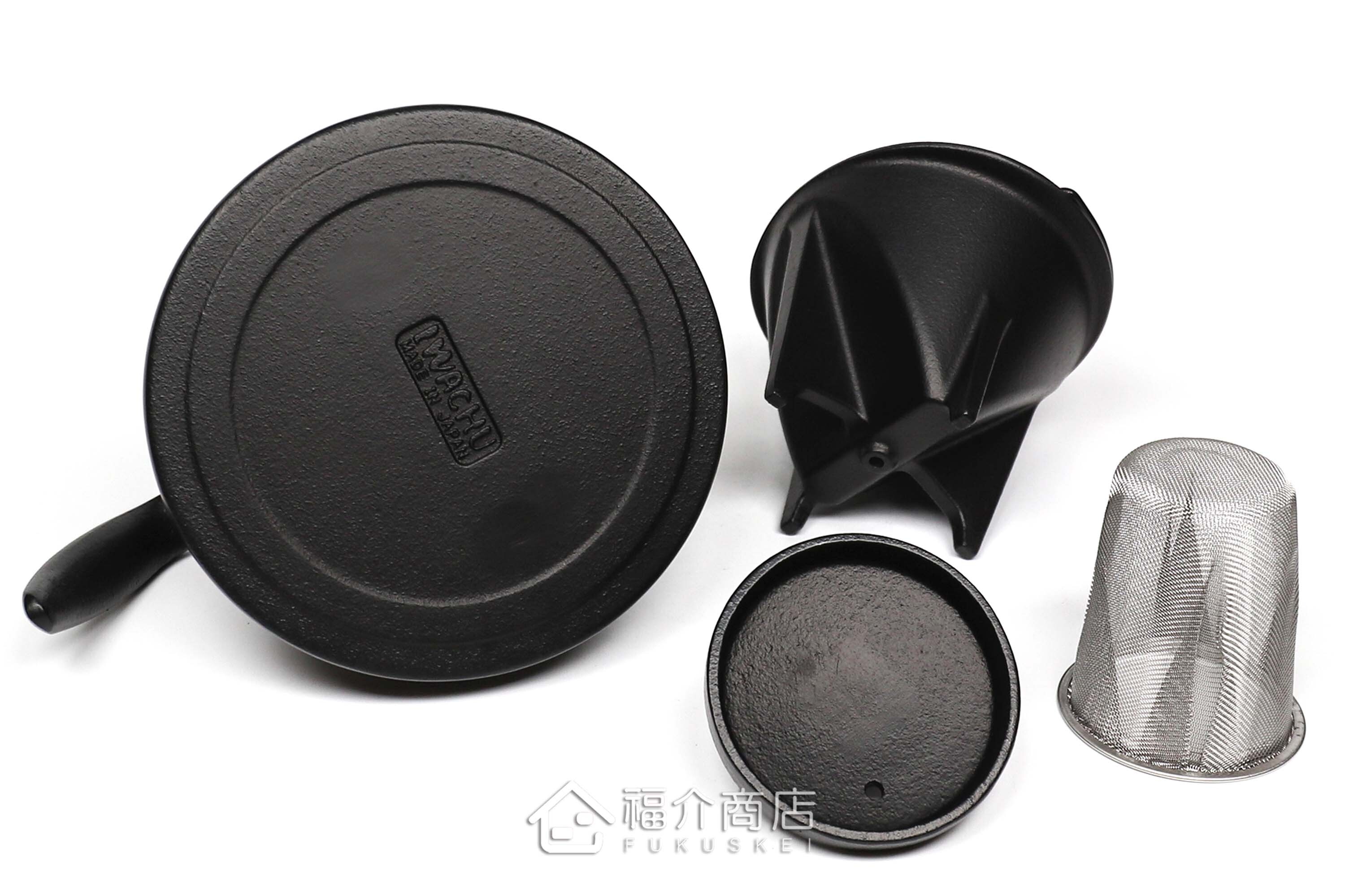 煮咖啡製作手沖咖啡用的鑄鐵壺與不鏽鋼濾網