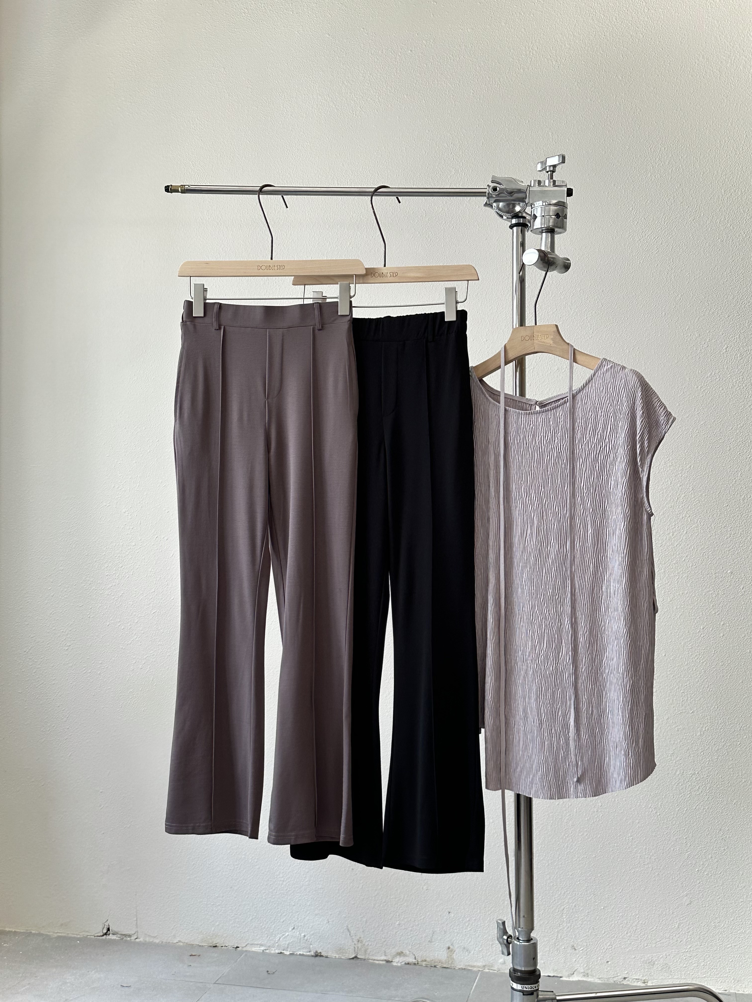 親膚涼感～修腿型微喇叭褲 - TR9726