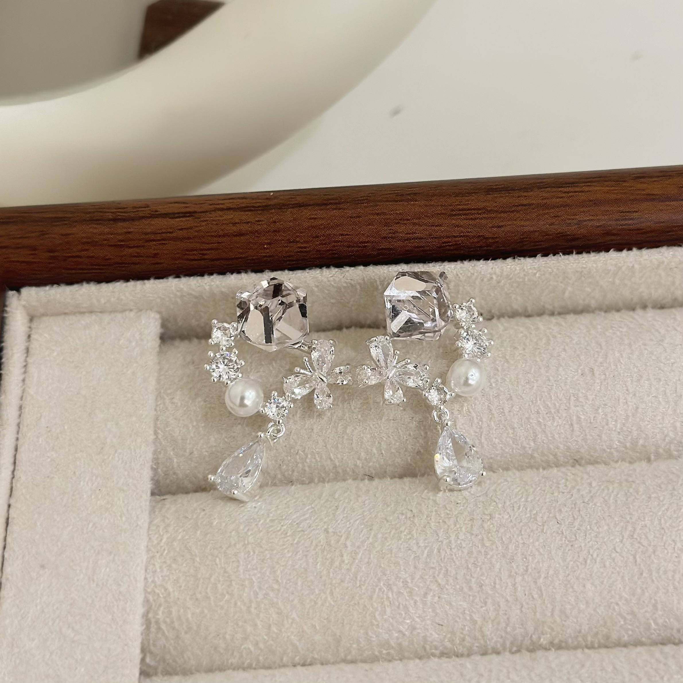 B517方塊水晶排鑽鋯石圈垂吊