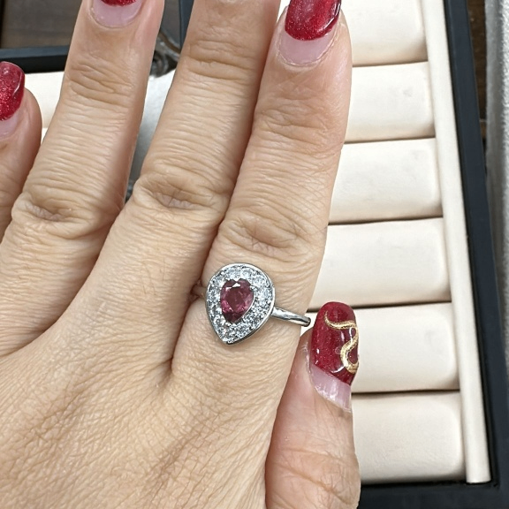 D7-天然碧璽介指