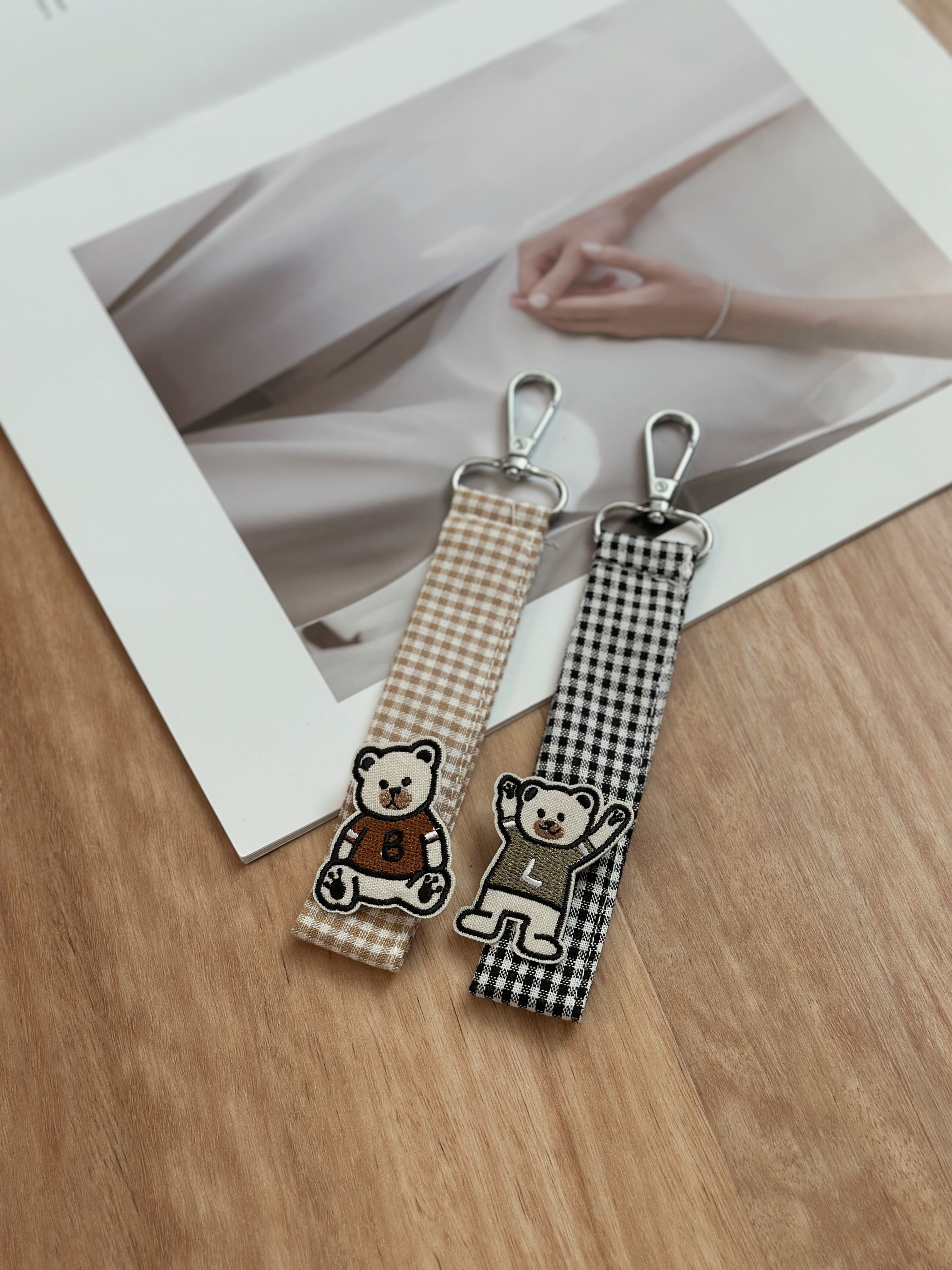 BL Bear Keychain Set ( Black & Khaki ) - D73A