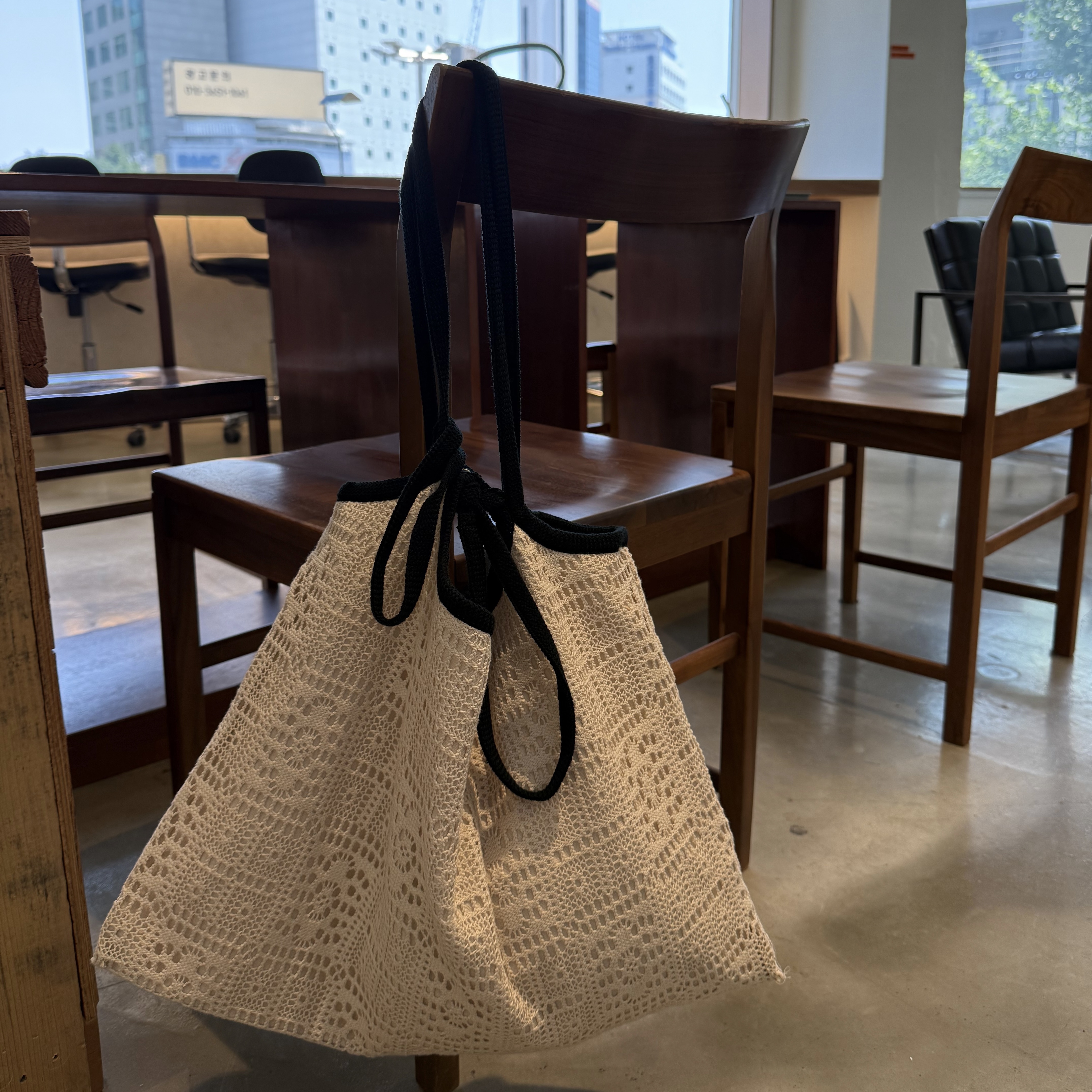 G26黑滾邊圖騰浪漫布紋包(無折扣)