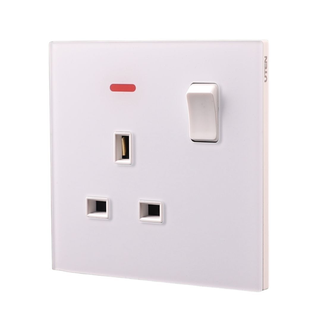 UTEN 6M膚感 13A單位連保護門有掣插座連LED指示燈