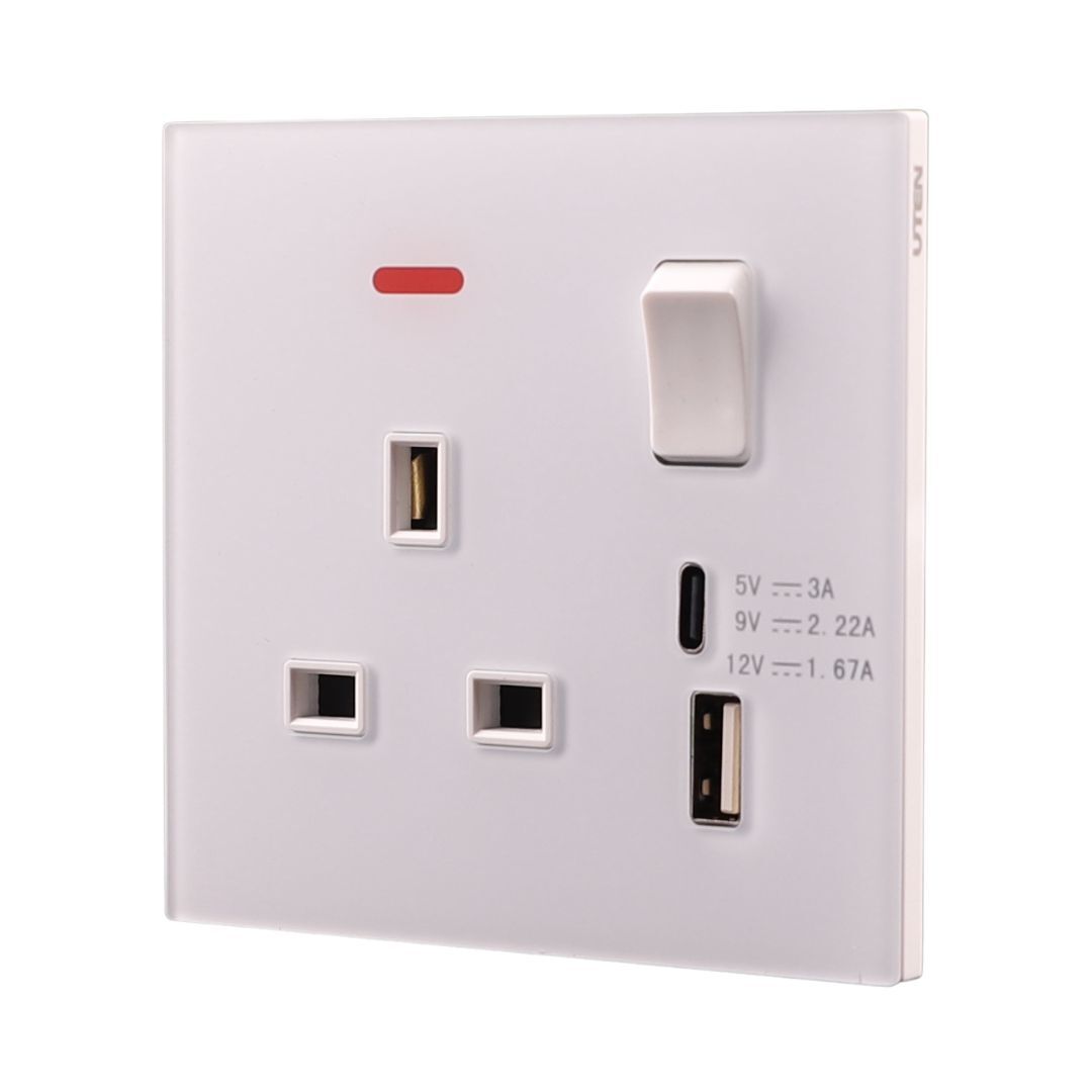 UTEN 6M膚感 13A單位連保護門有掣插座 ( 連USB＋TYPE C )