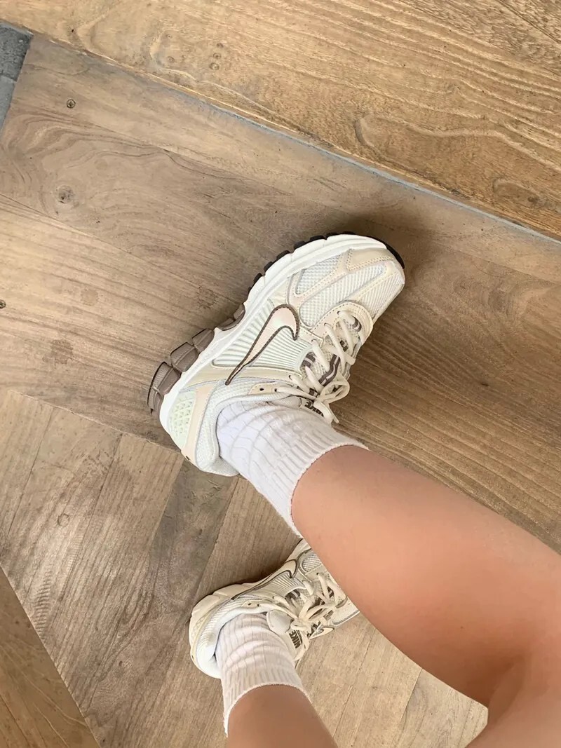 <快速出貨> NIKE ZOOM VOMERO 5 可可牛奶 女鞋