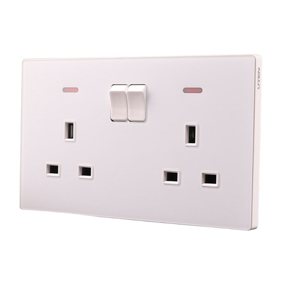 UTEN 6M膚感 13A兩位連保護門有掣插座