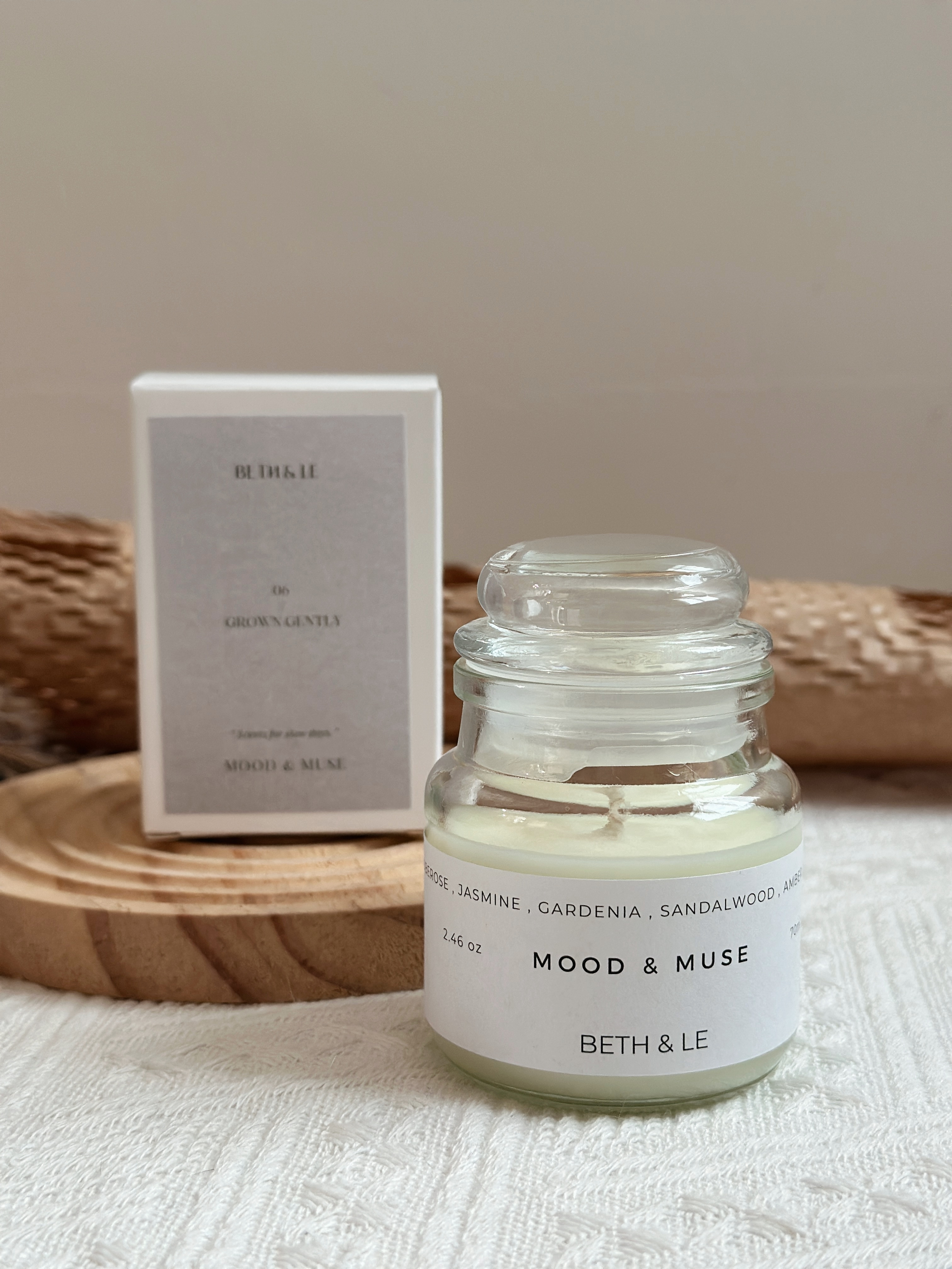 Mood & Muse  Scented Candle -D68MOO