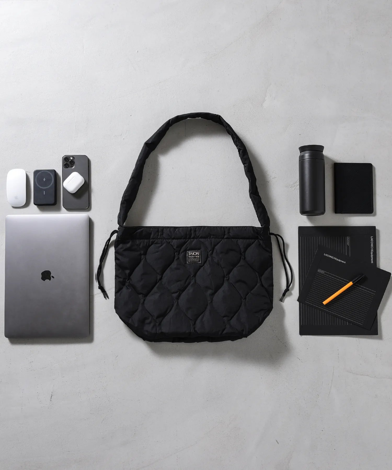 『代購+現貨商品』2025SS TAION MILITARY LINE 2WAY 機能 軍事 羽絨 側背包 水桶包 郵差包 MA-1材質 現貨 TAION-SB01ML-1