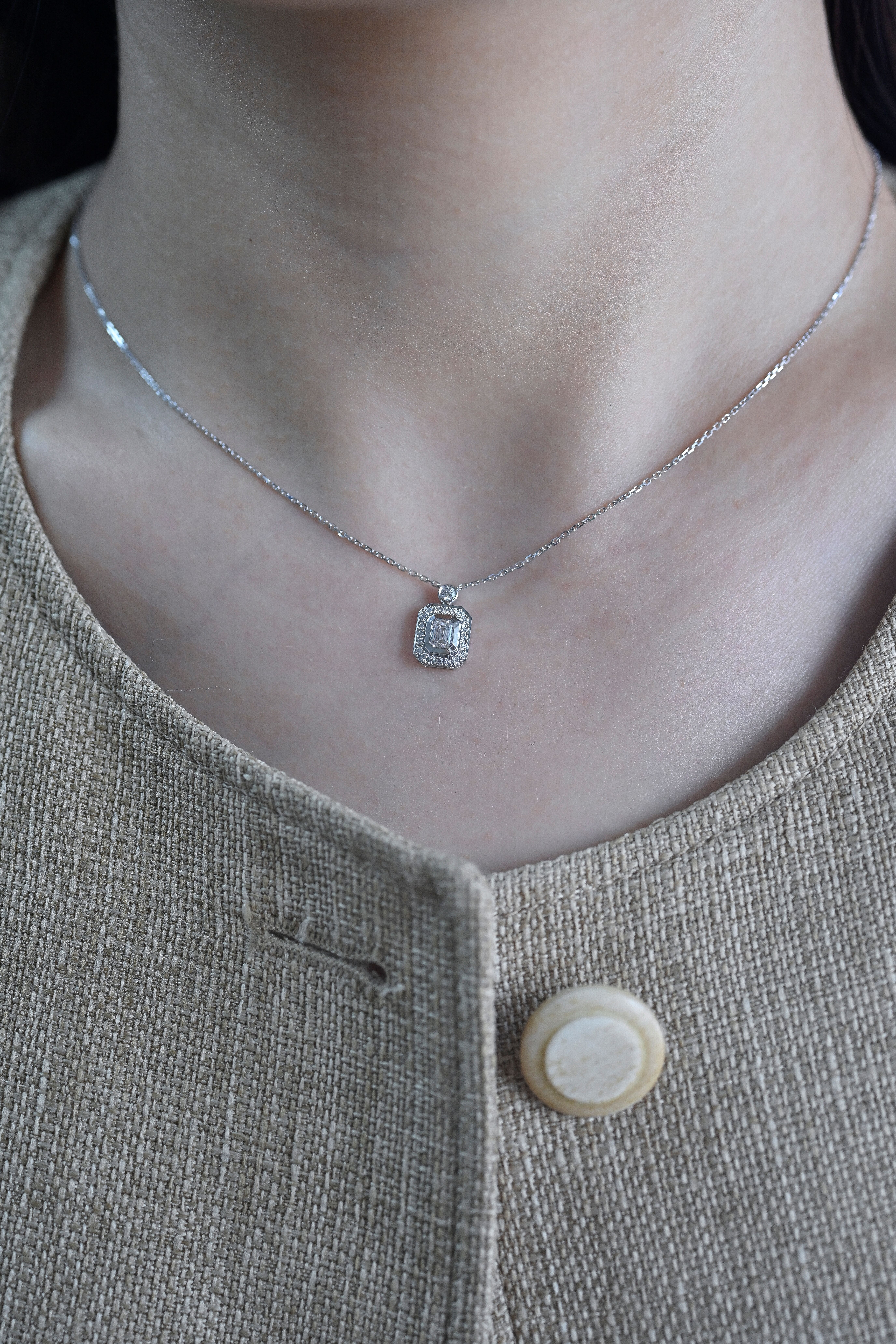 18K Perfume Bottle Diamond Necklace (With GIA)