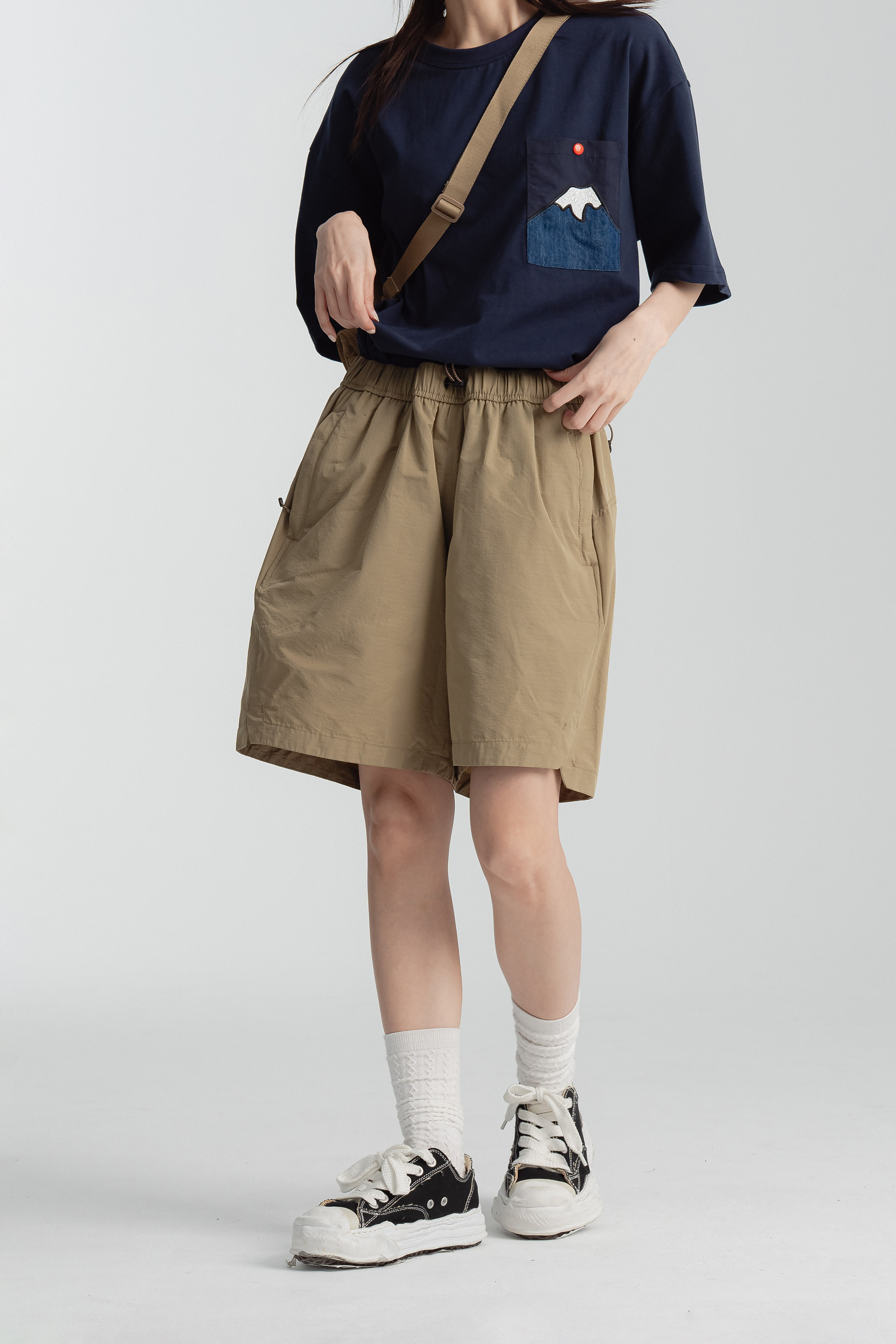 縮繩鬆緊腰休閒機能短褲 3色