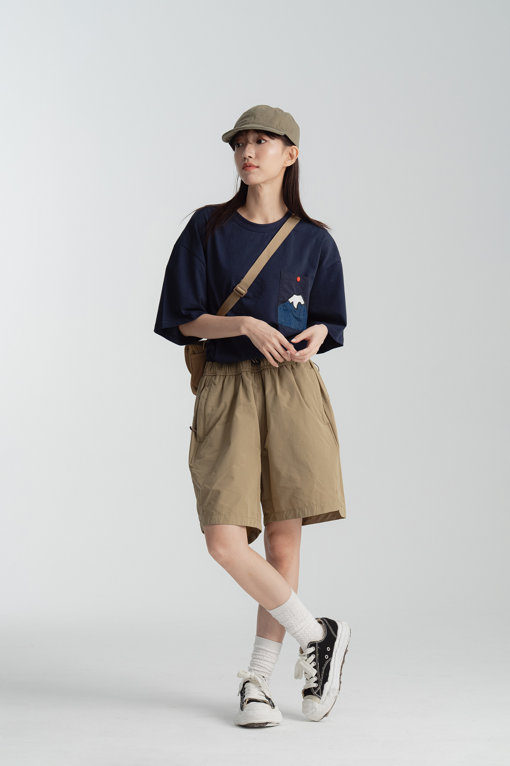 縮繩鬆緊腰休閒機能短褲 3色