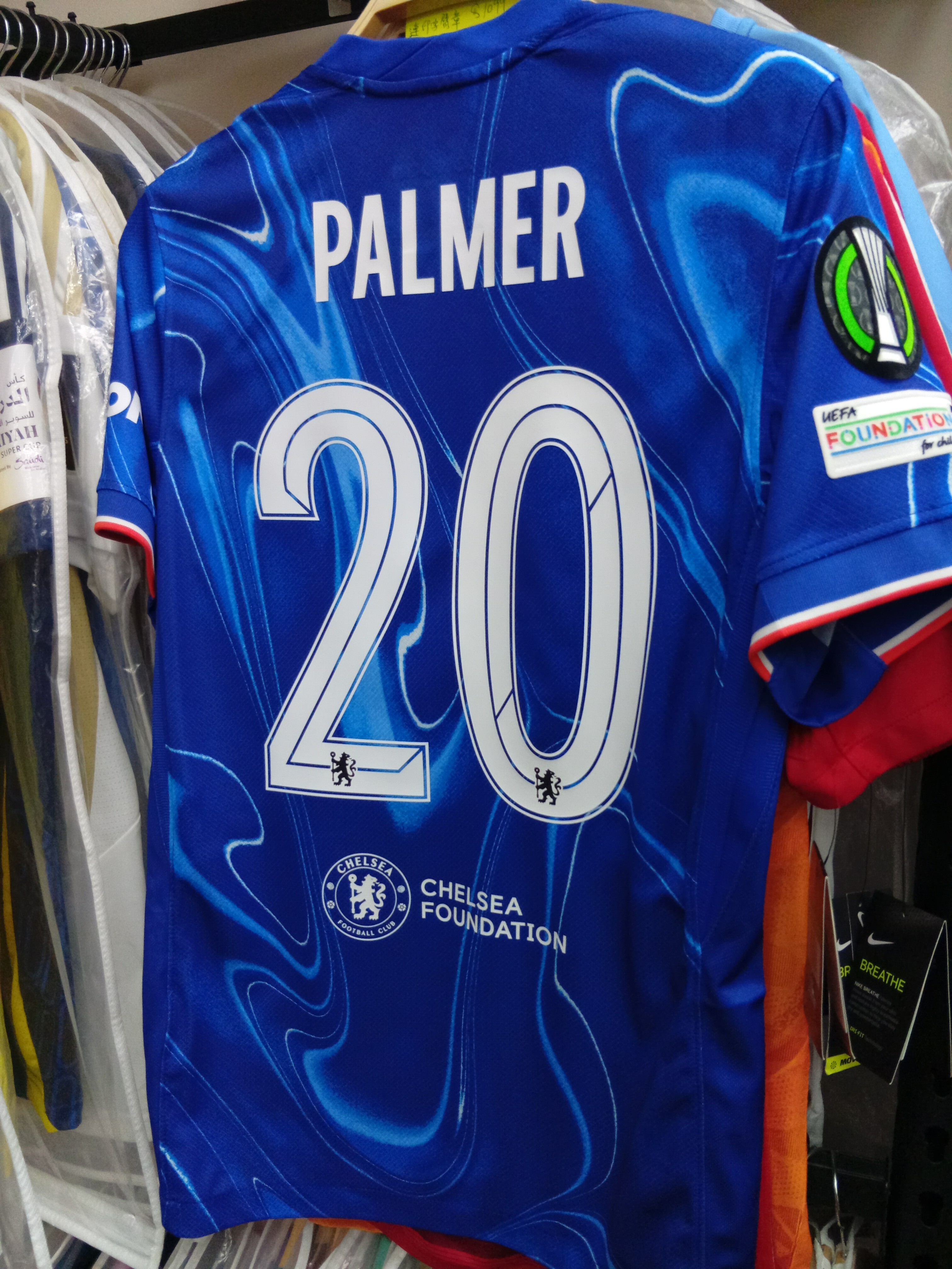 24-25車路士主場歐協聯決賽球衣