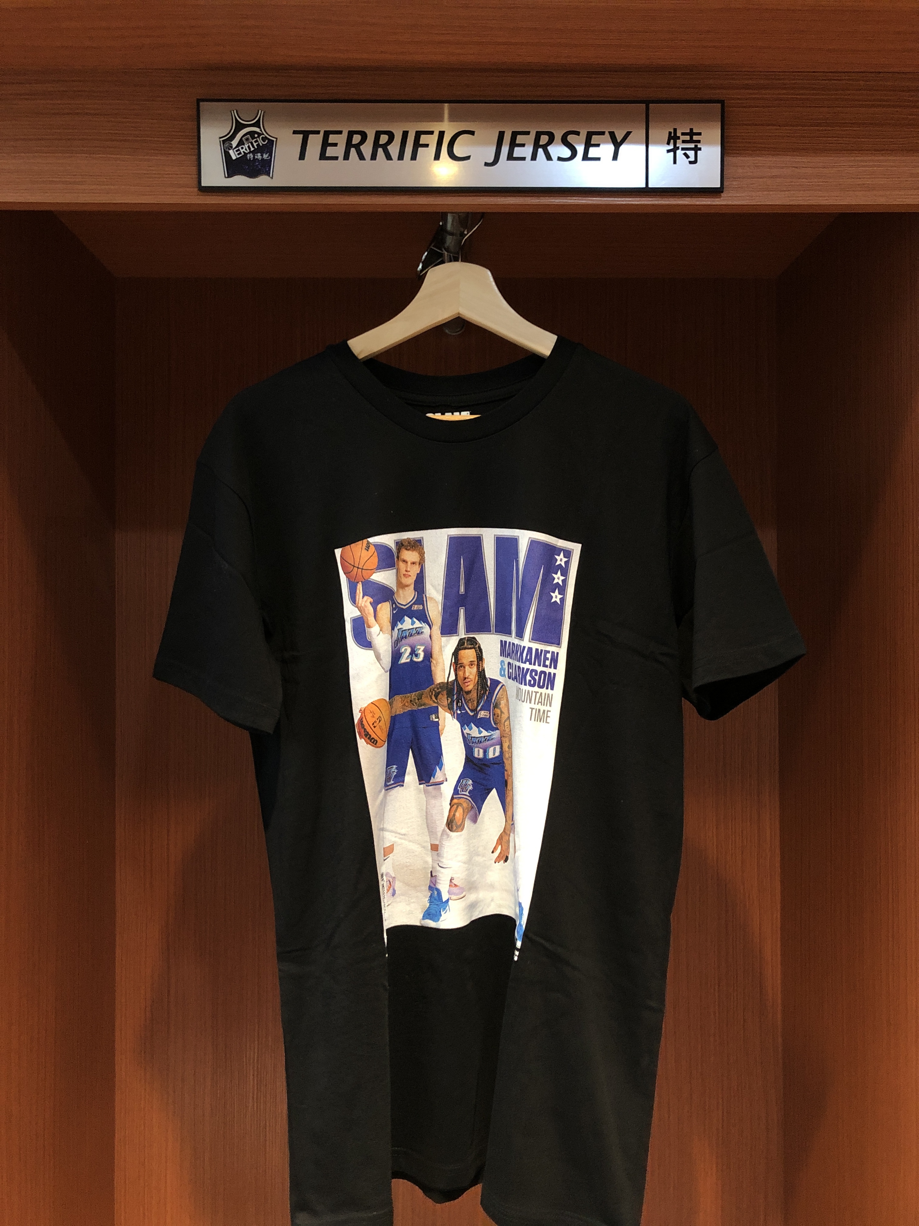 NBA短袖 Markkanen & Clarkson 猶他爵士復古 紫冰山 雜誌封面 黑底 Slam Tee 棉質 全新