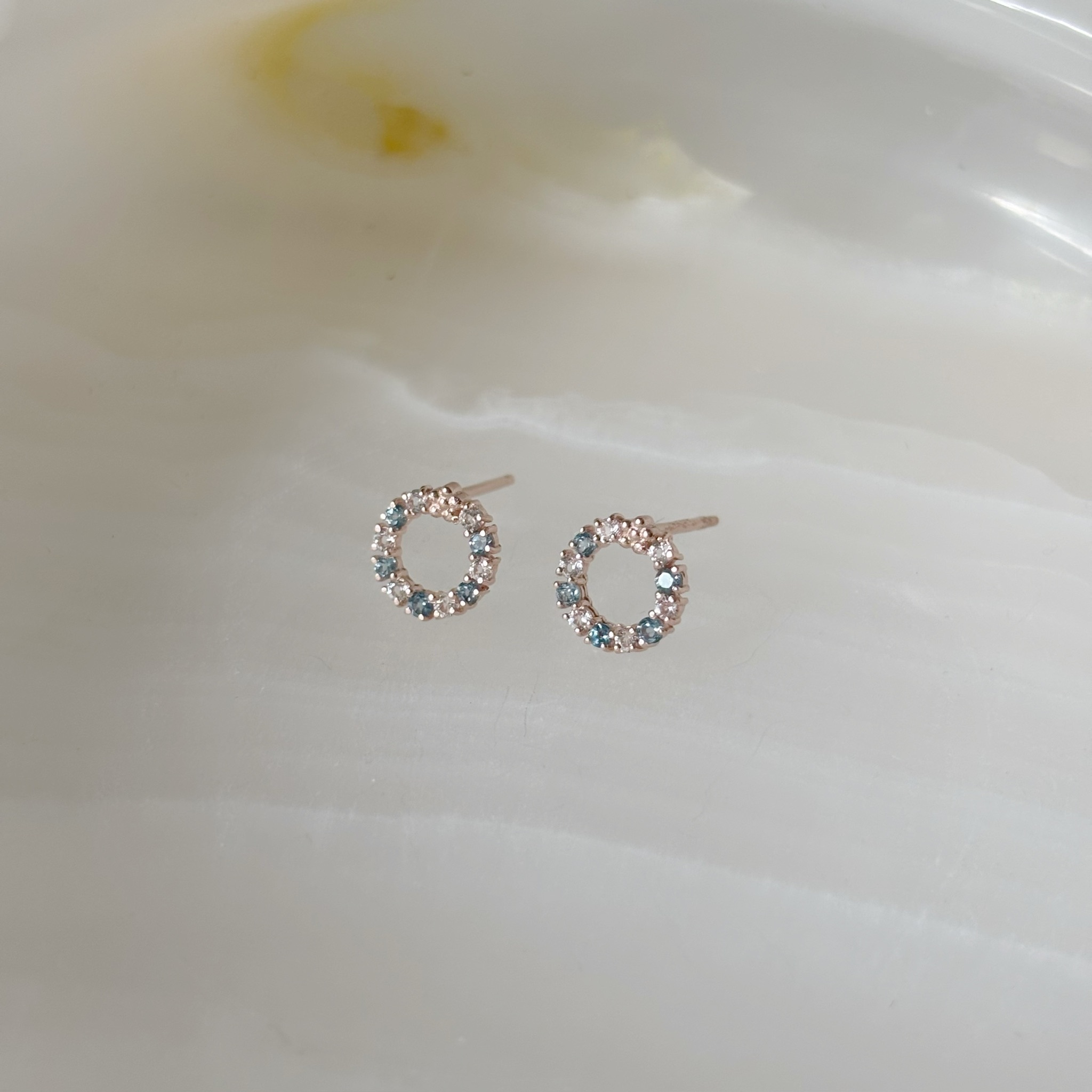 藍白寶石花圈耳環