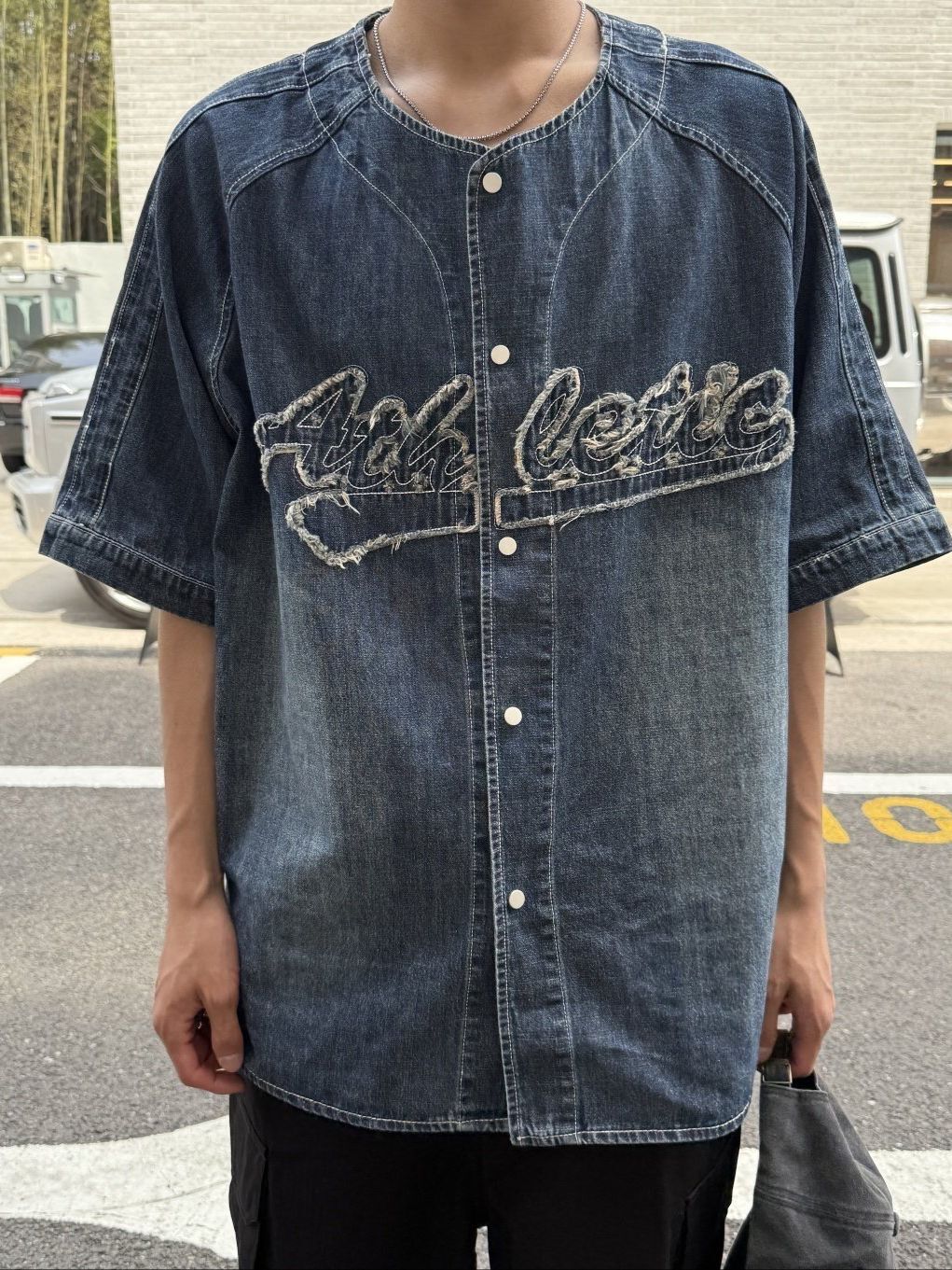 英文字開胸牛仔短袖Tee OUR ROOM-122S