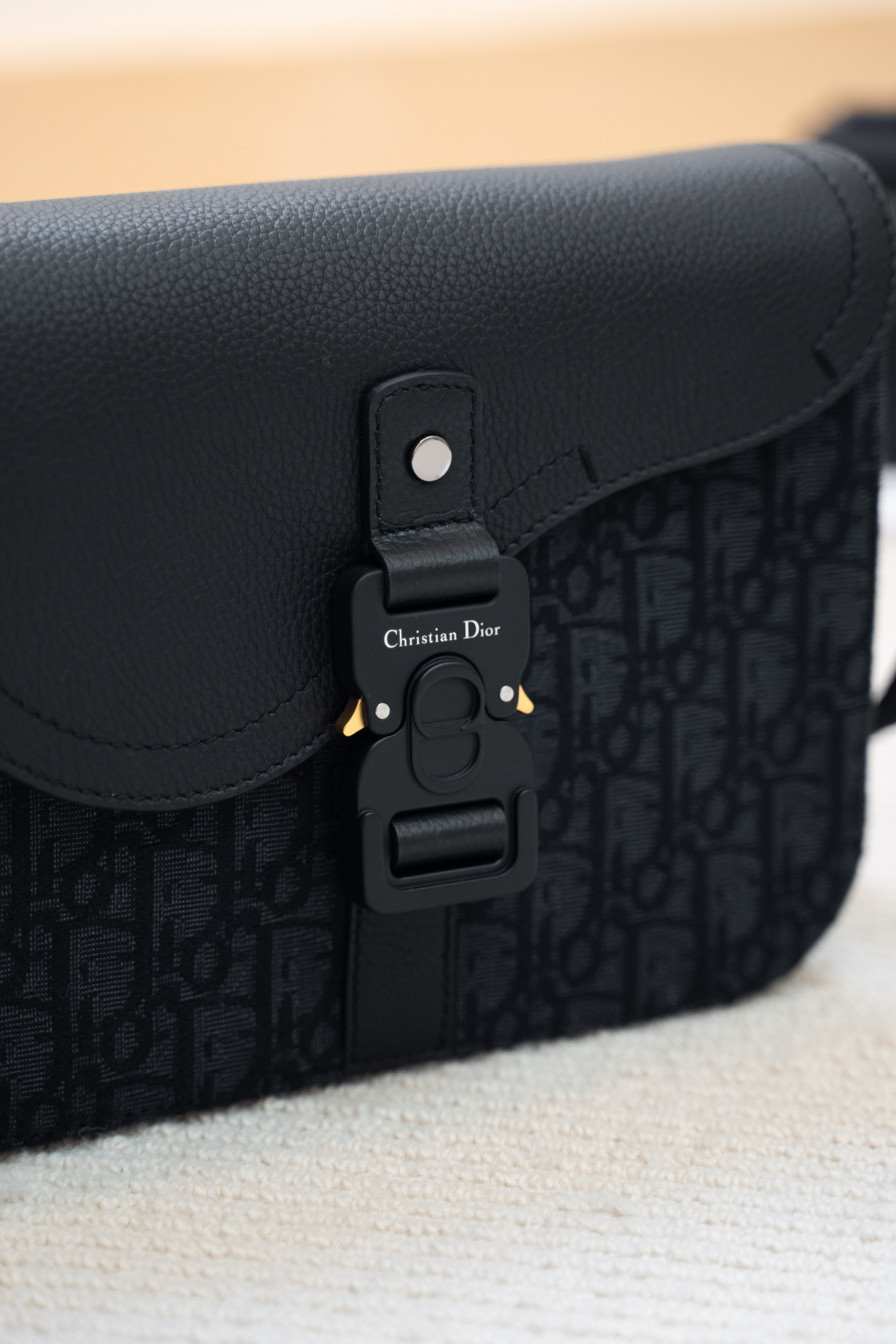 DIOR Oblique印花粒面 牛皮革 馬鞍包 黑色