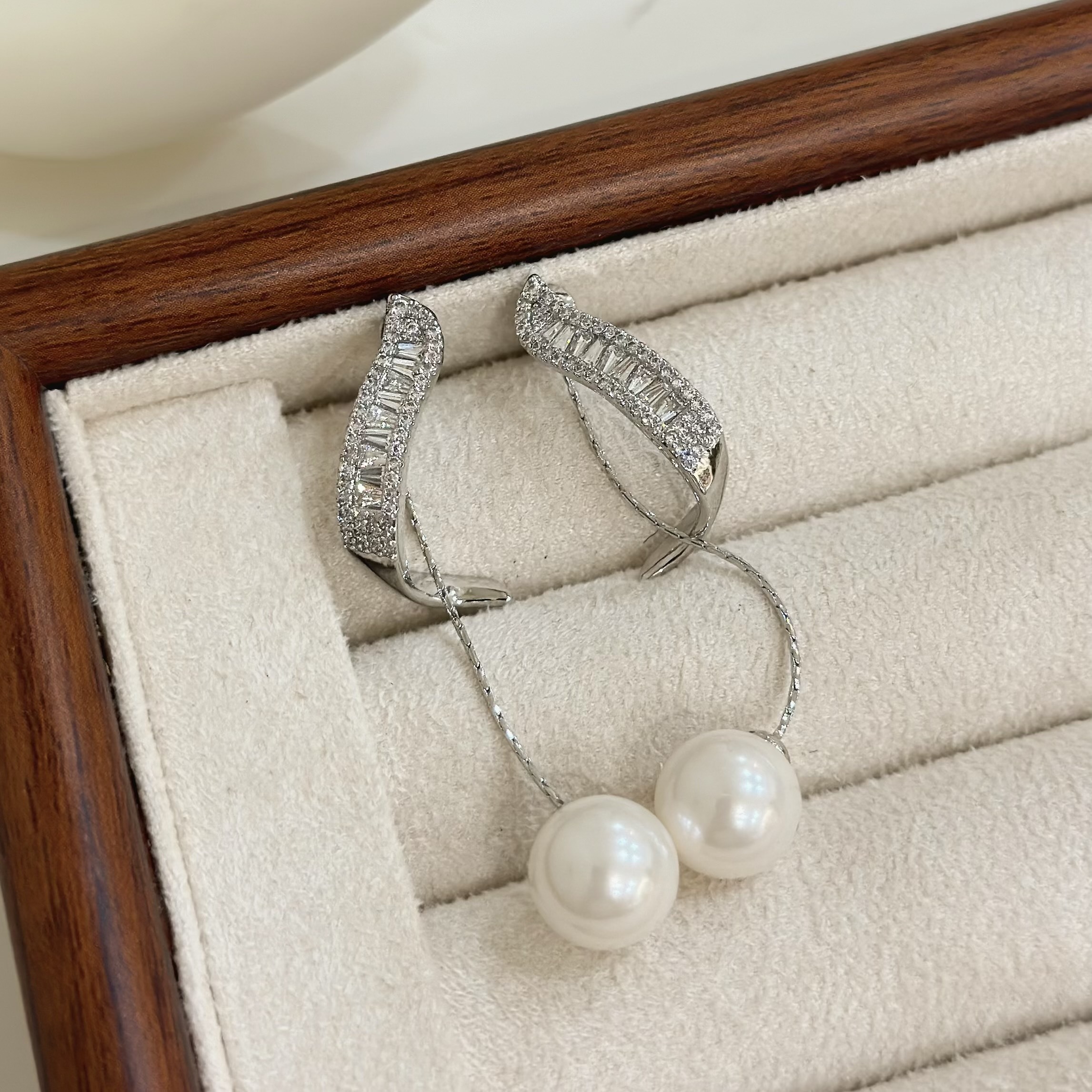 B235鋯石波浪珍珠前後扣垂吊