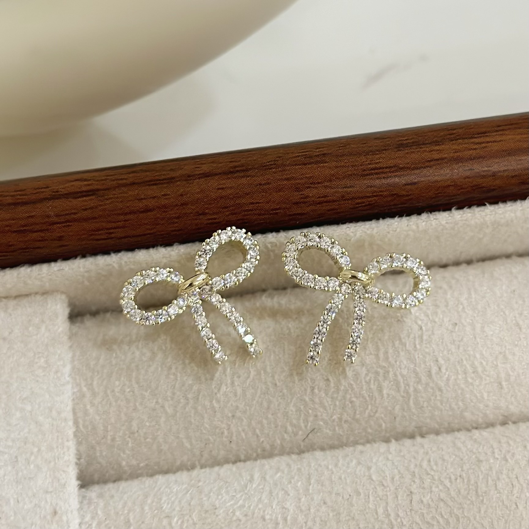 B239滿鑽蝴蝶結耳針