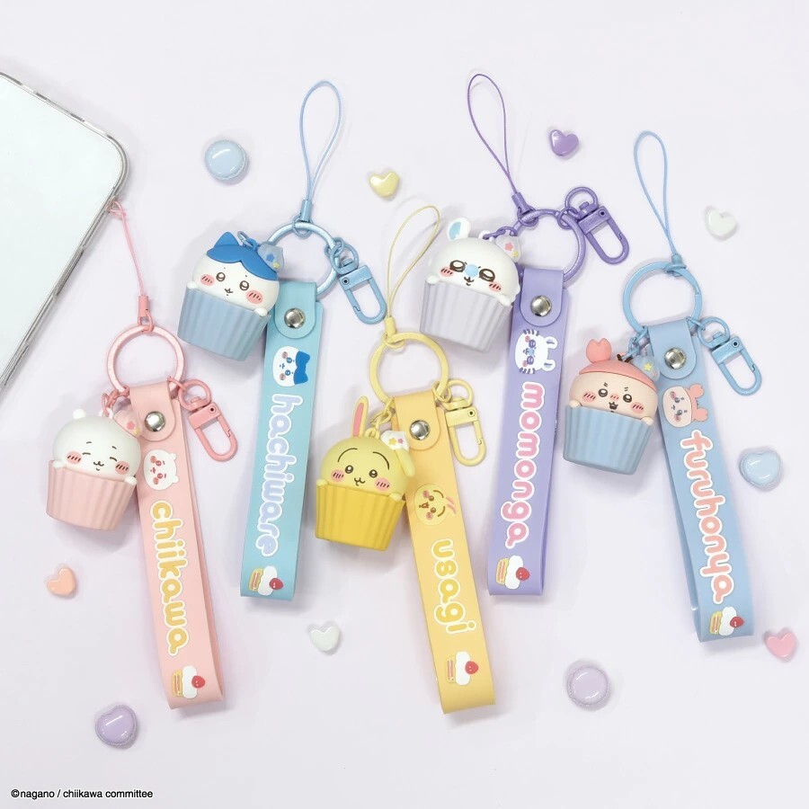 iSNEAKERS｜日本 Chiikawa 吉伊卡哇 杯子蛋糕吊飾 手機掛繩 鑰匙圈 五款