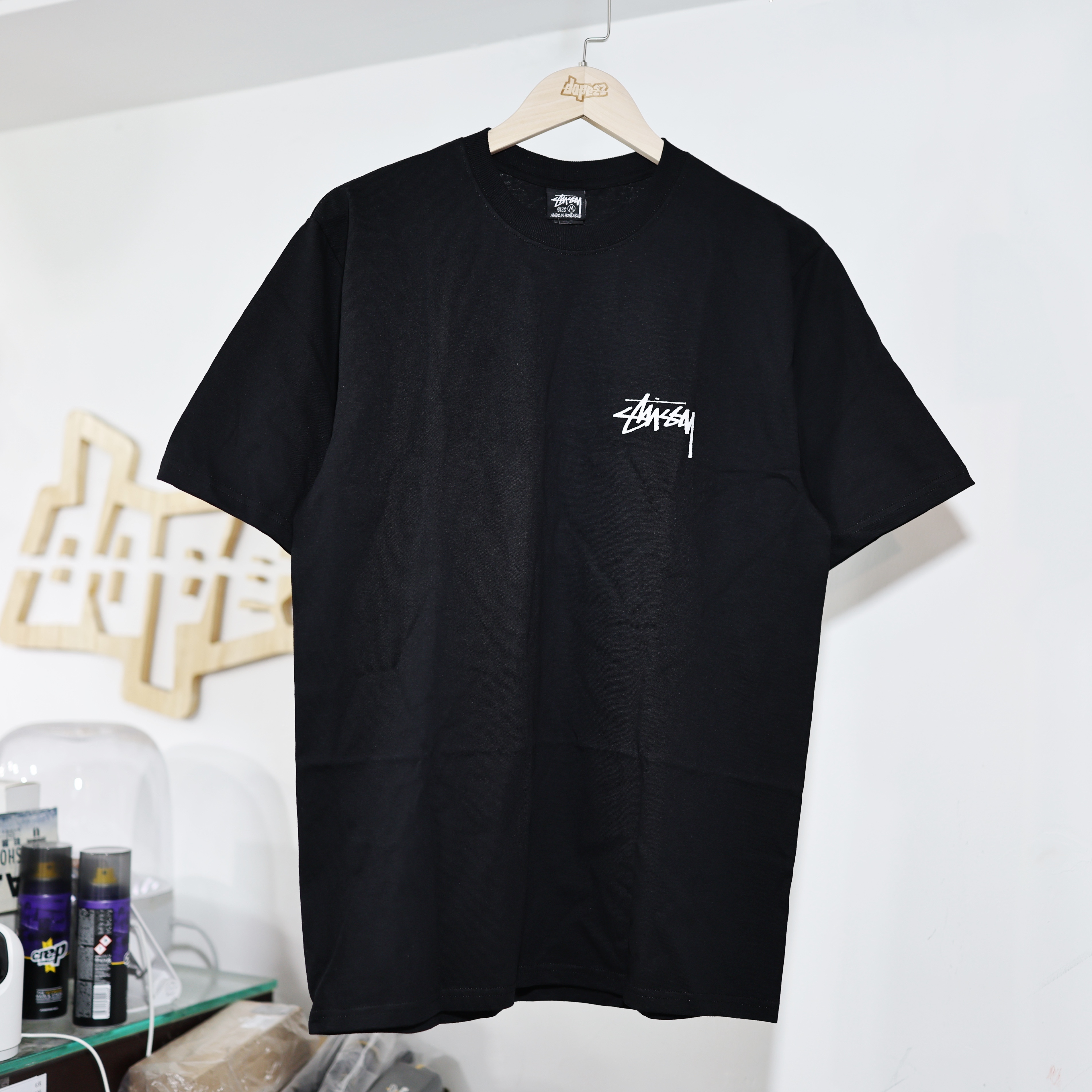 STUSSY STOCK DOG TEE BLACK