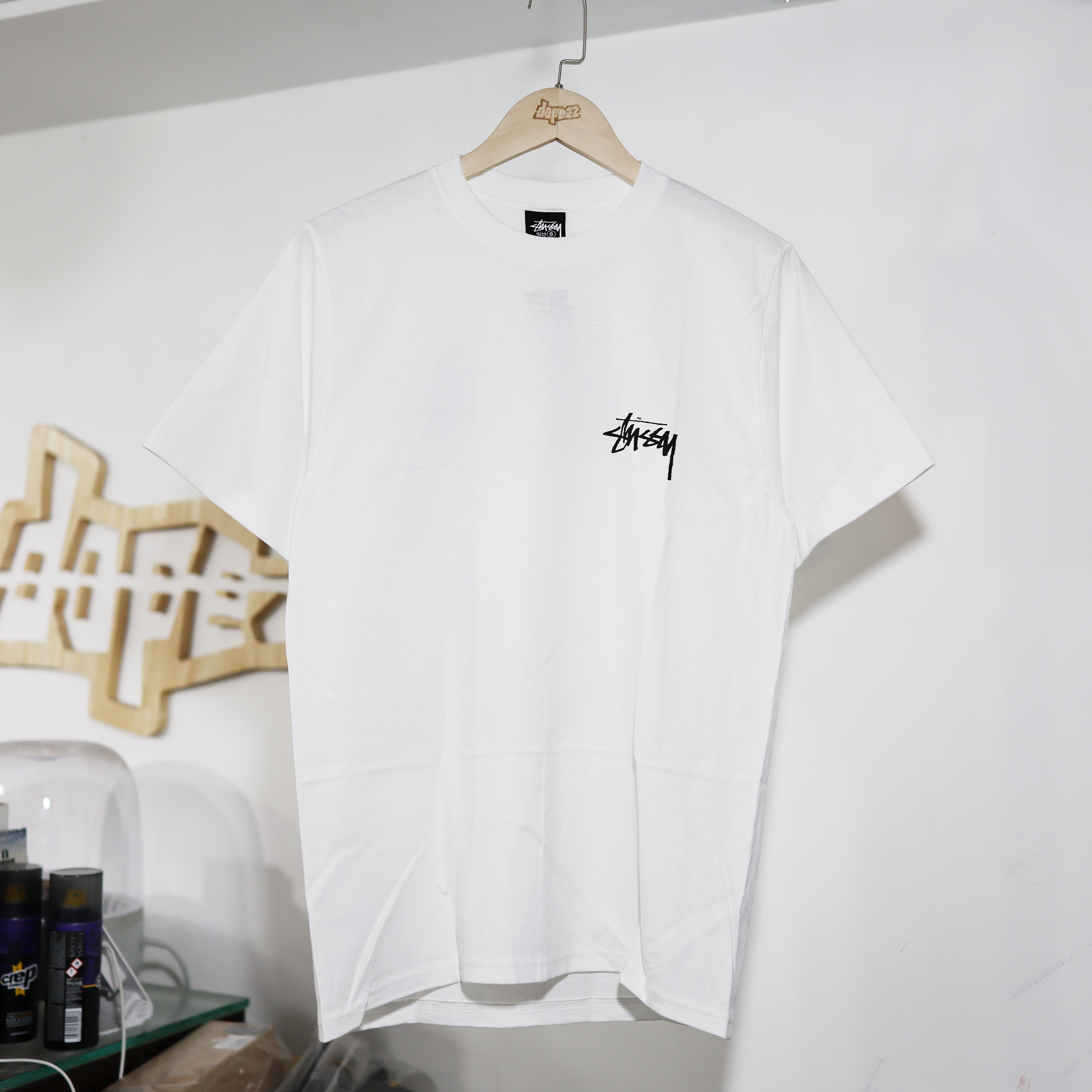 STUSSY STOCK DOG TEE WHITE