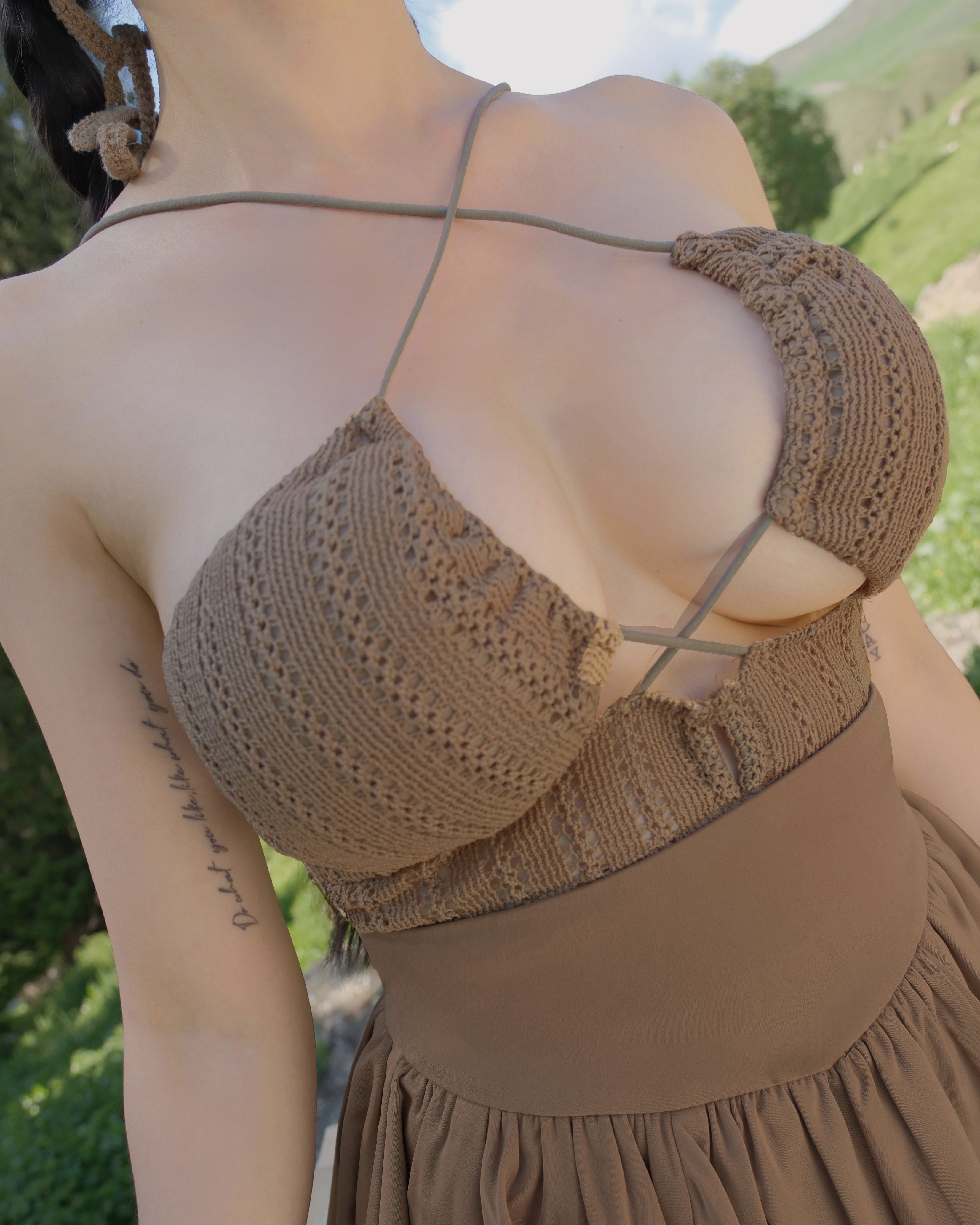 訂製-渡假鉤花針織鏤空挖胸背心