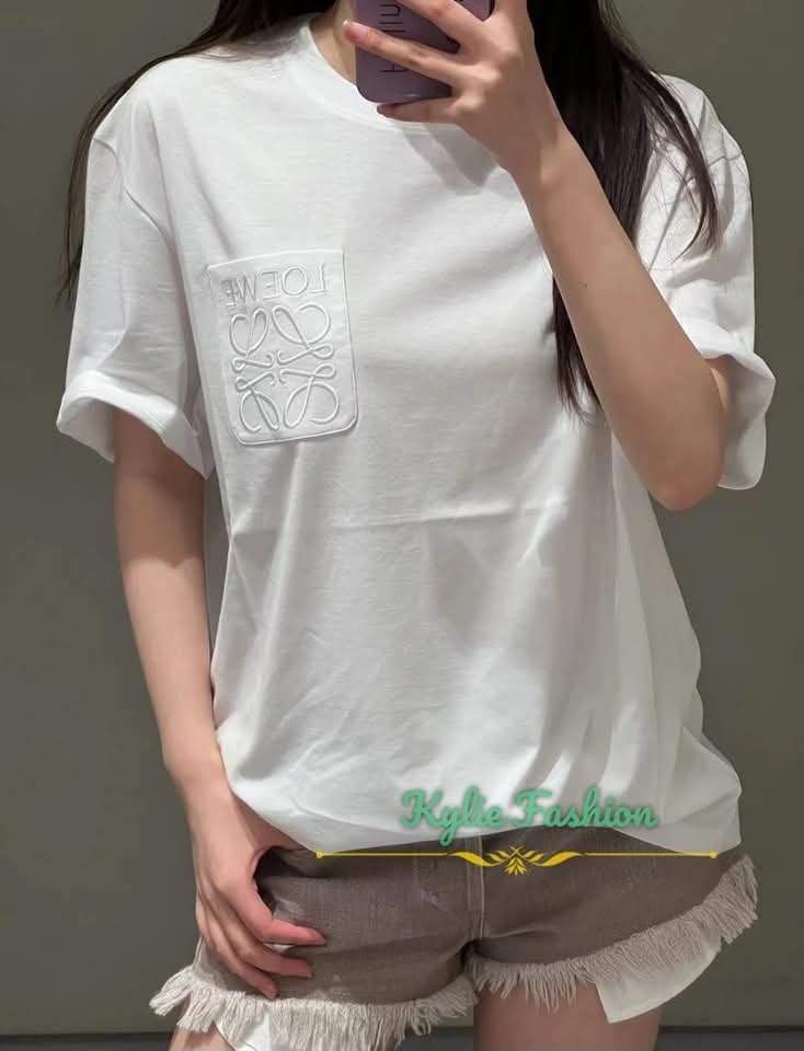 LOEWE 白色刺繡Logo 口袋Tee