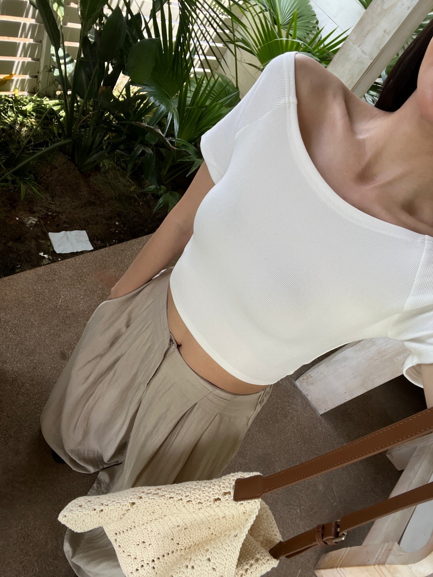 螺紋大U領露鎖骨短版上衣*4色